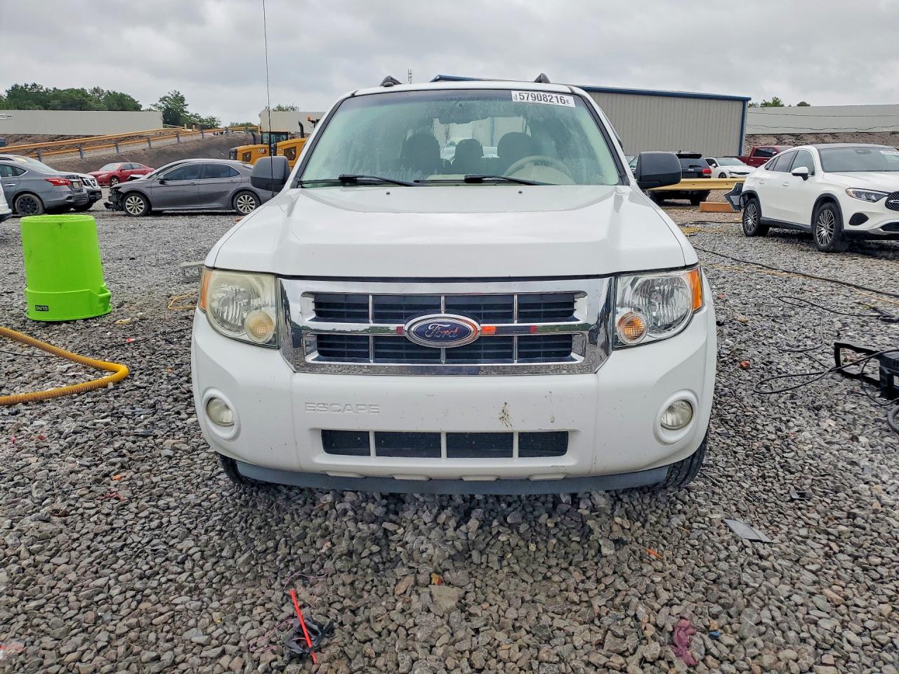 2008 Ford Escape Xlt White vin: 1FMCU03128KE50623