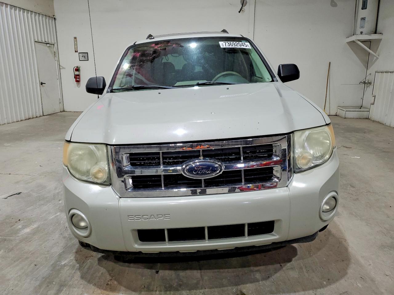 2008 Ford Escape Xlt White vin: 1FMCU03128KE62044