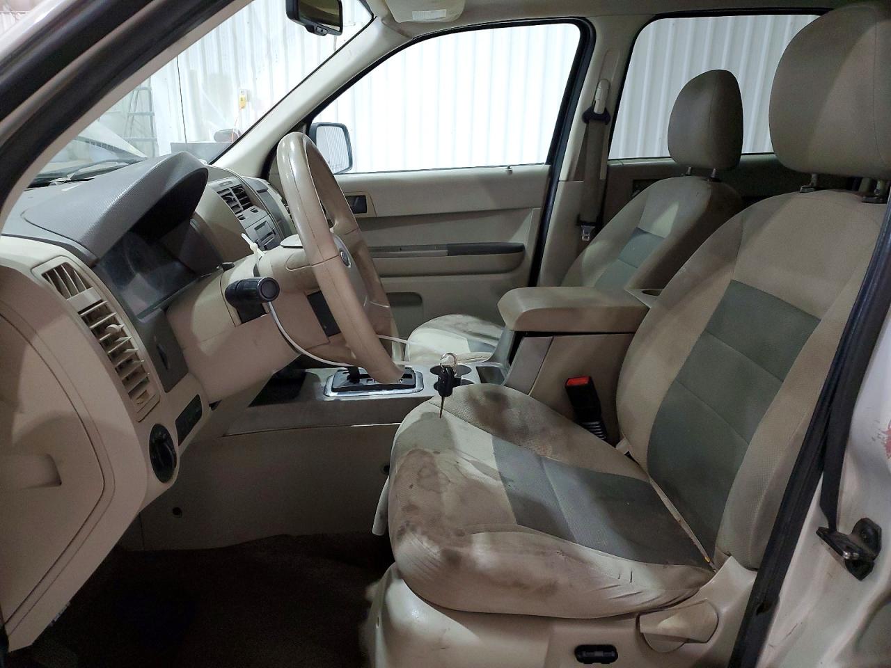 2008 Ford Escape Xlt White vin: 1FMCU03128KE62044