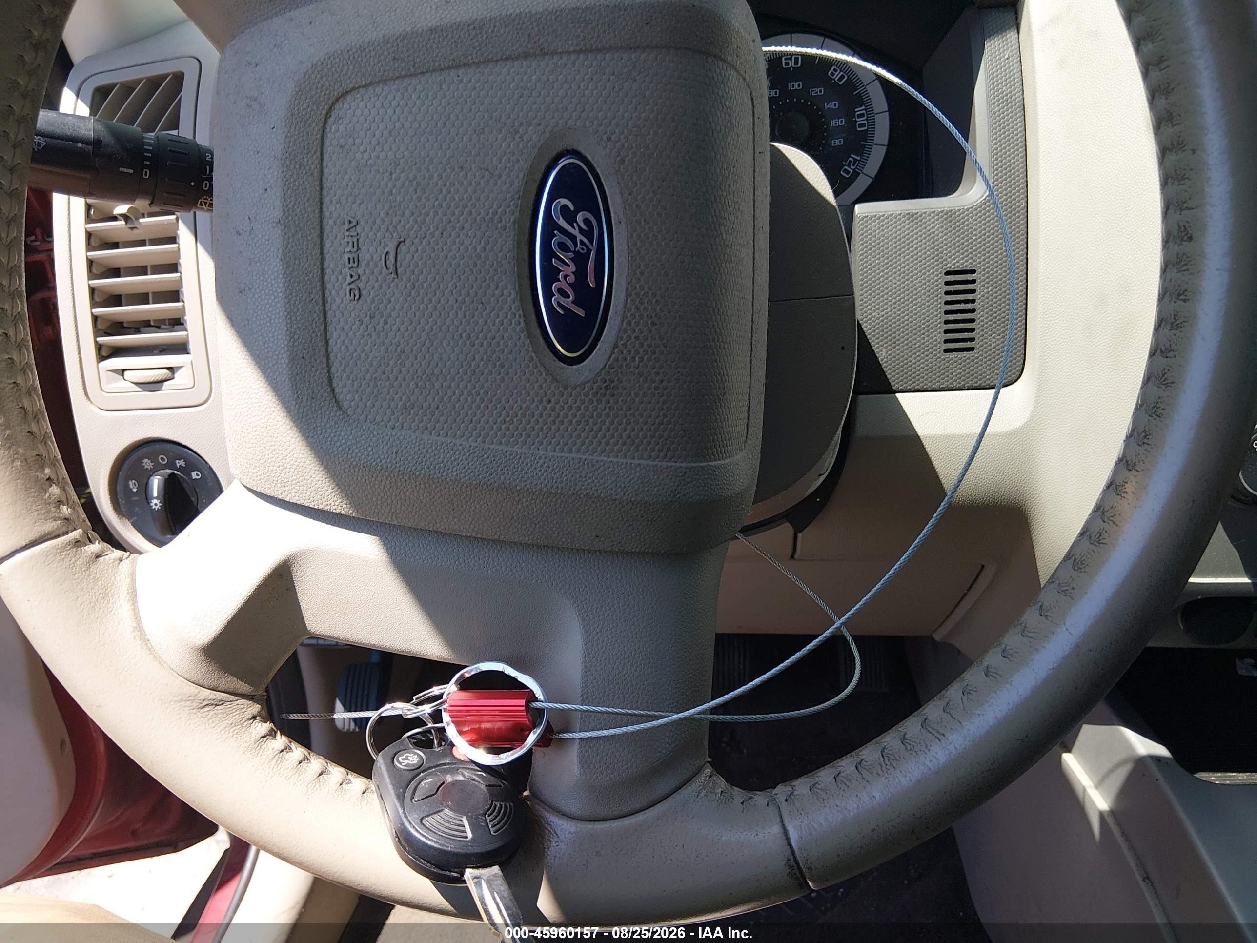 2008 Ford Escape Xlt Красный vin: 1FMCU03128KE78373
