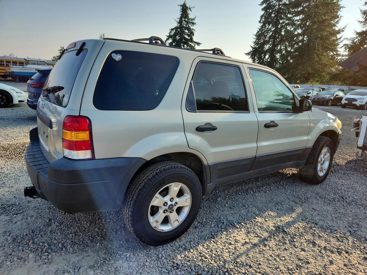 2005 Ford Escape Xlt Silver vin: 1FMCU03135KA57659