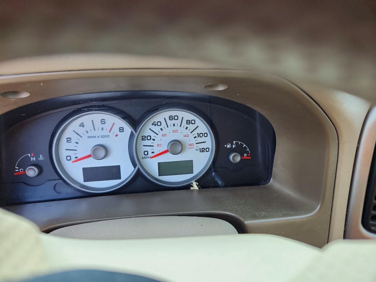 2005 Ford Escape Xlt Silver vin: 1FMCU03135KA57659