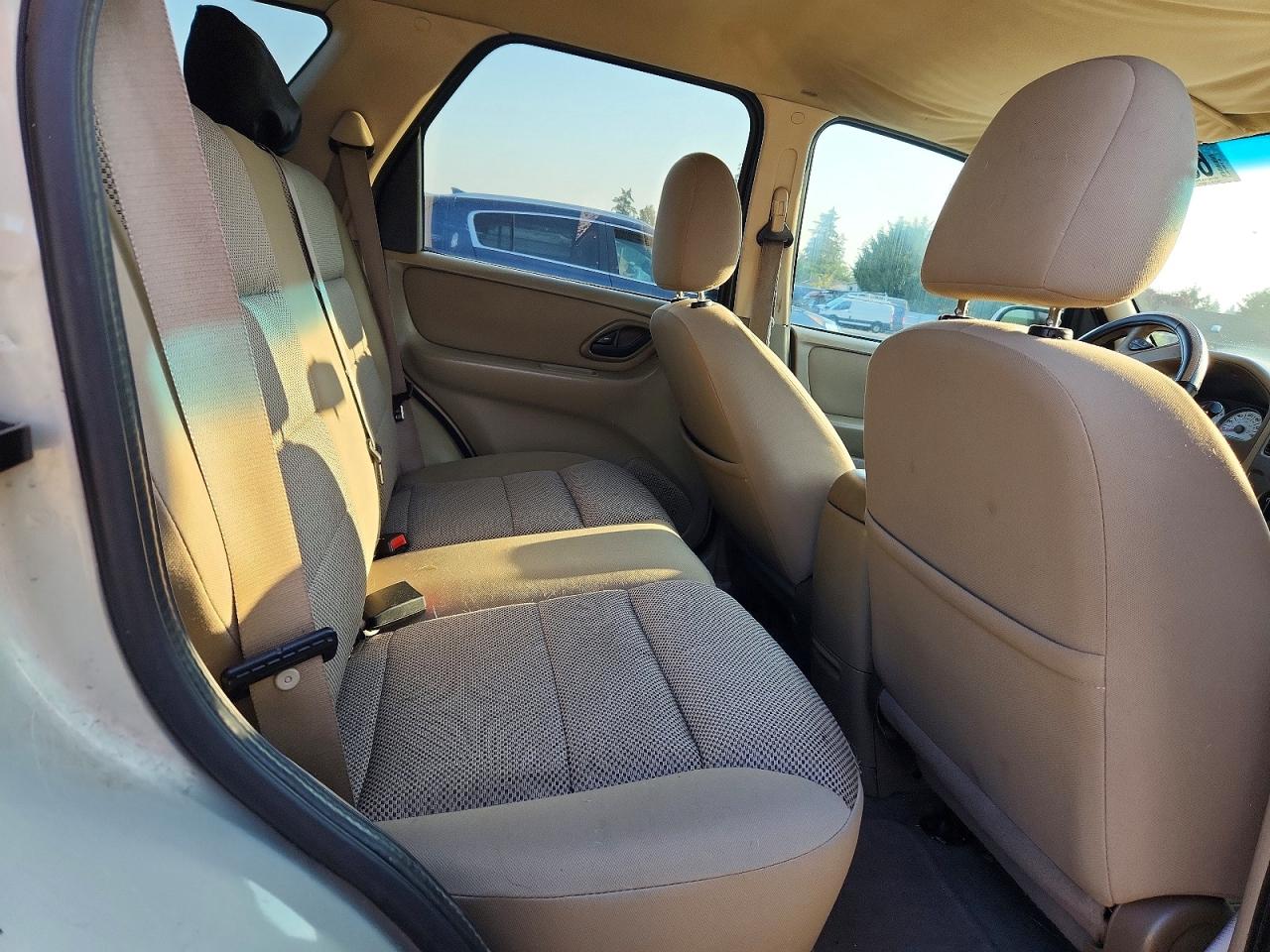 2005 Ford Escape Xlt Silver vin: 1FMCU03135KA57659
