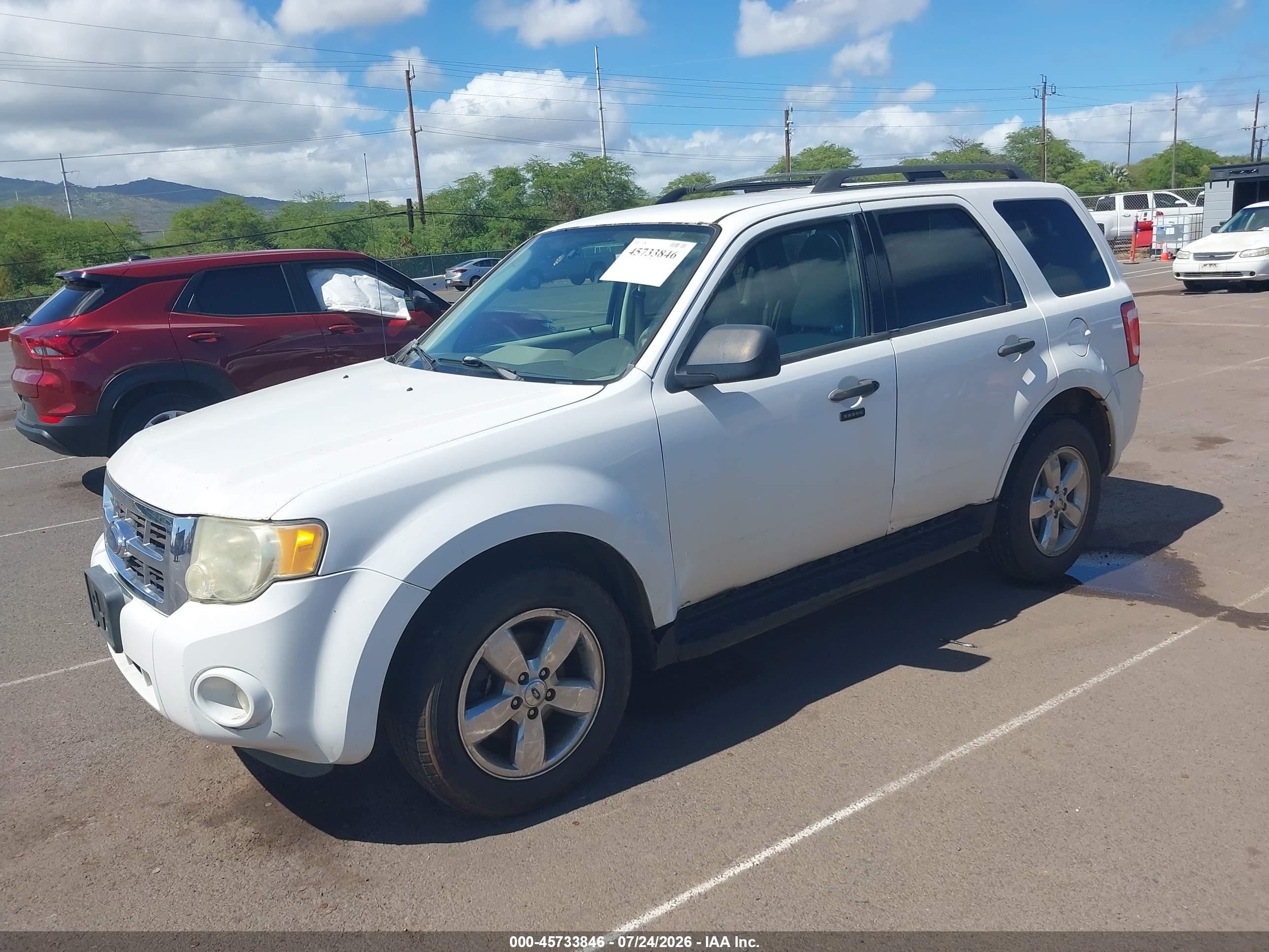 2008 Ford Escape Xlt White vin: 1FMCU03138KA76412