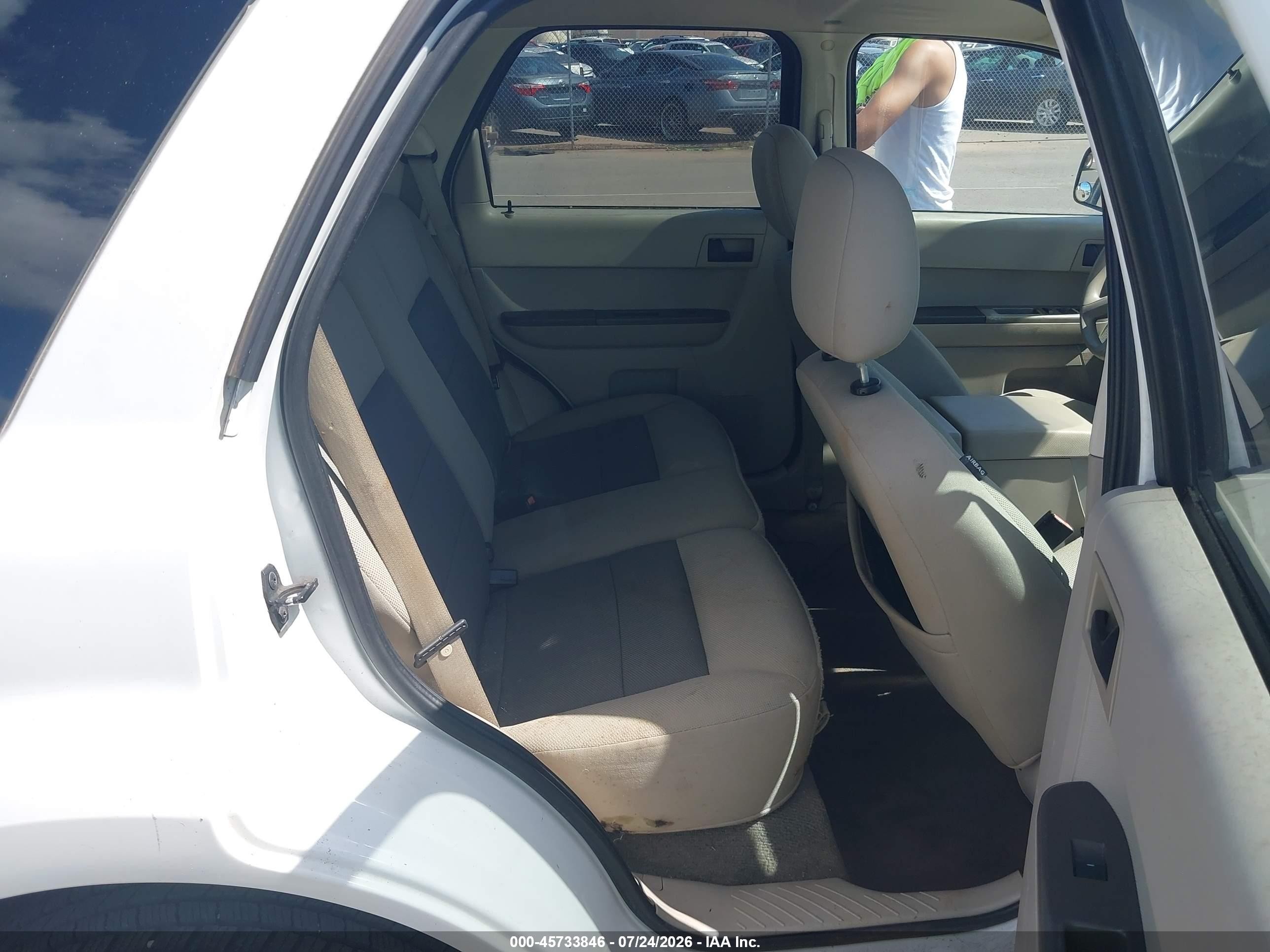 2008 Ford Escape Xlt White vin: 1FMCU03138KA76412