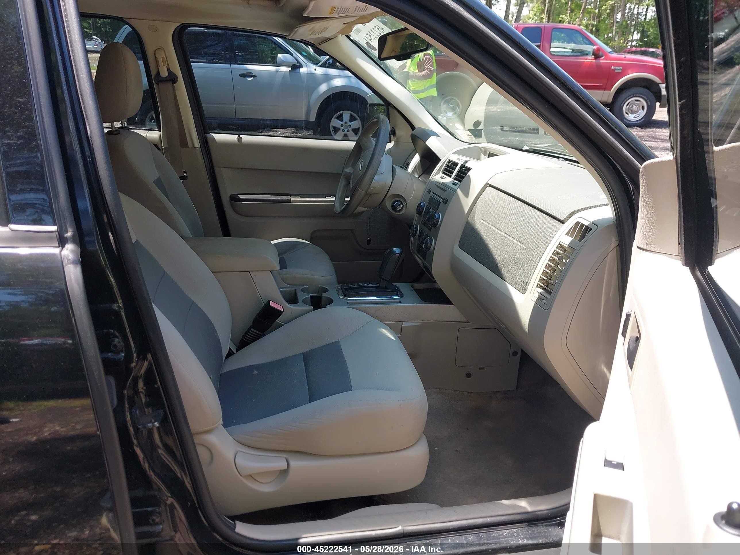 2008 Ford Escape Xlt Черный vin: 1FMCU03138KD15182