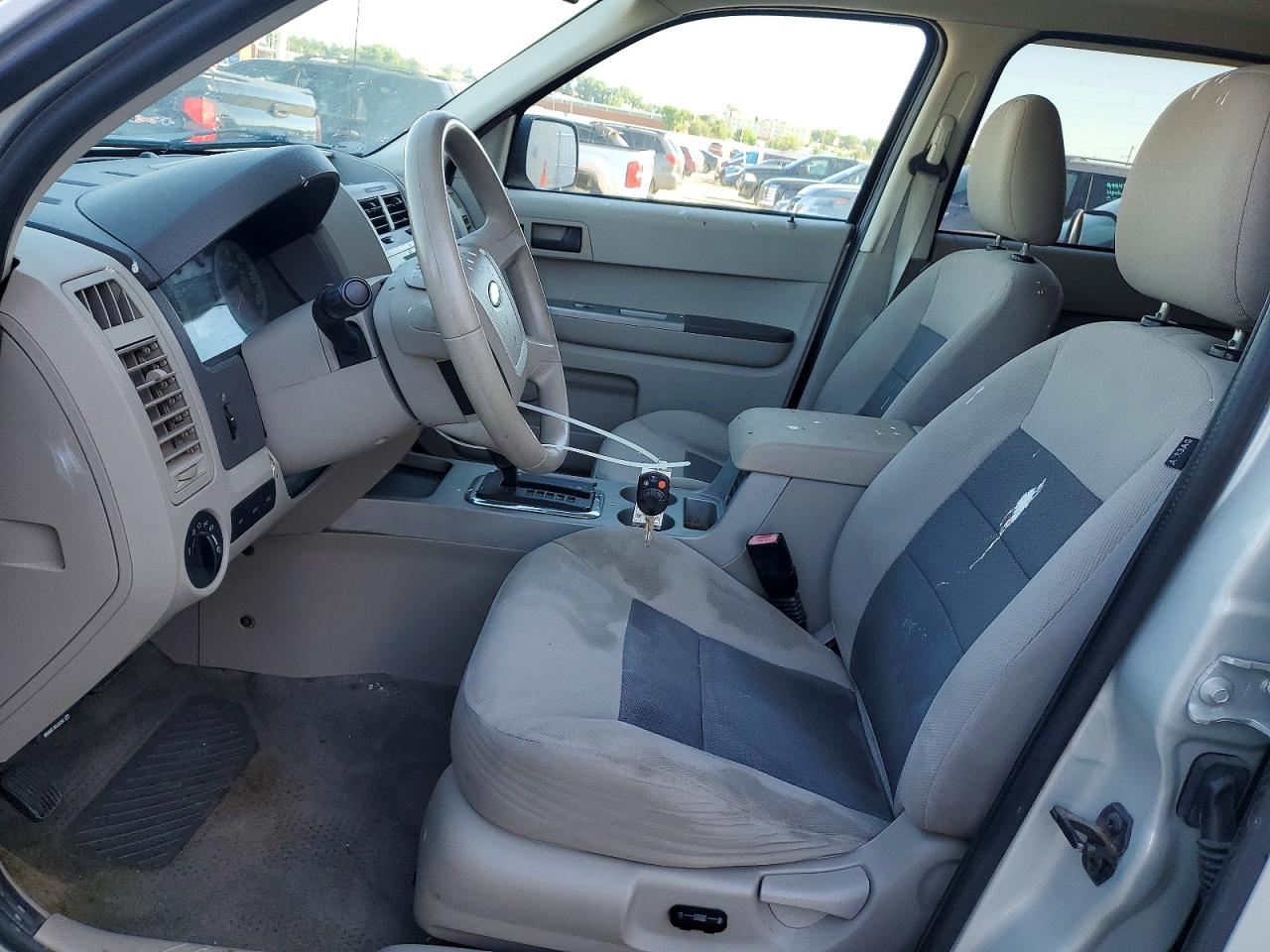 2008 Ford Escape Xlt Серебряный vin: 1FMCU03138KE30106