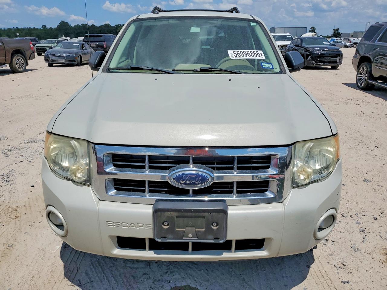 2008 Ford Escape Xlt Beige vin: 1FMCU03138KE80925