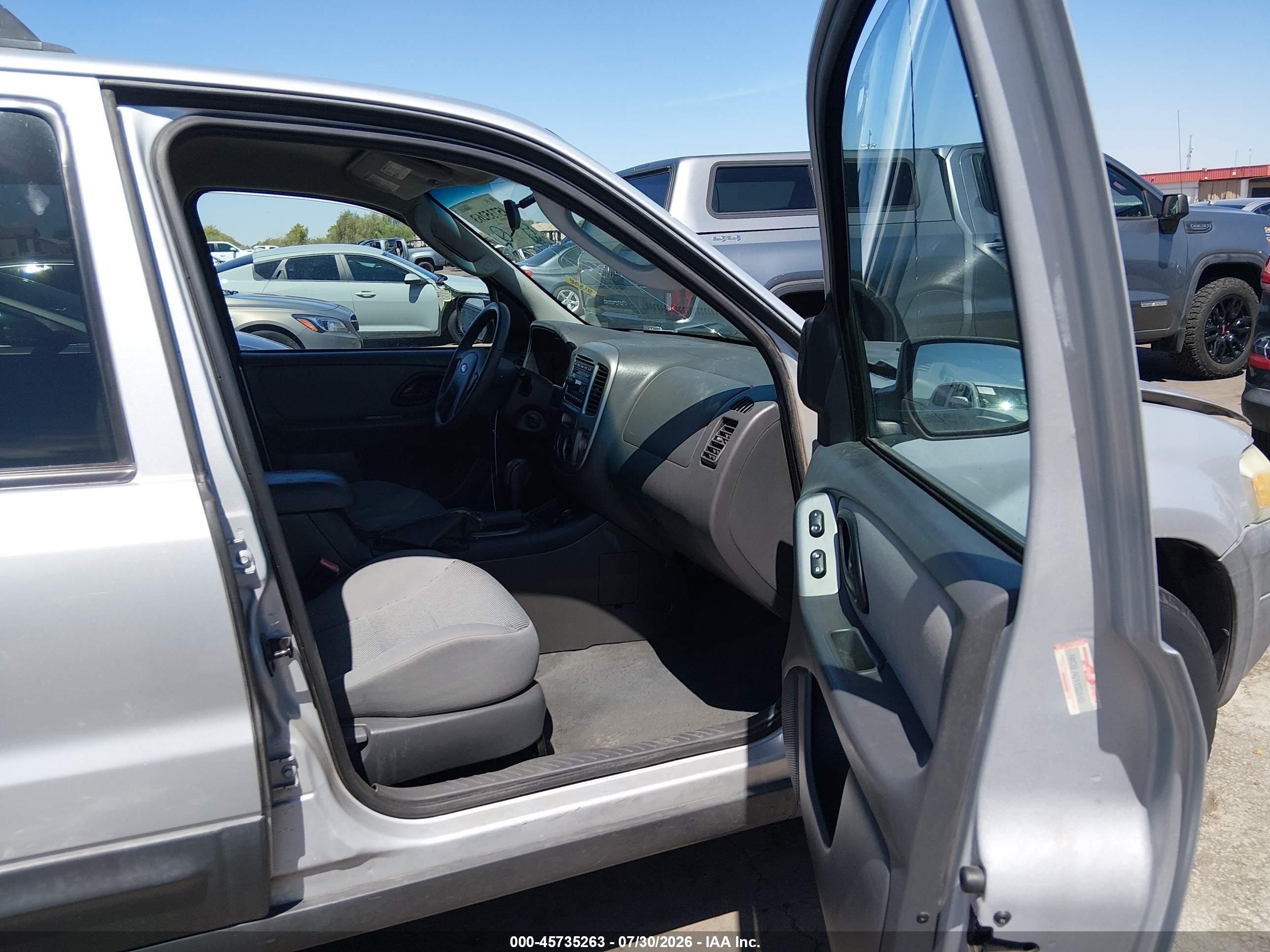 2005 Ford Escape Xlt Silver vin: 1FMCU03145DA08507