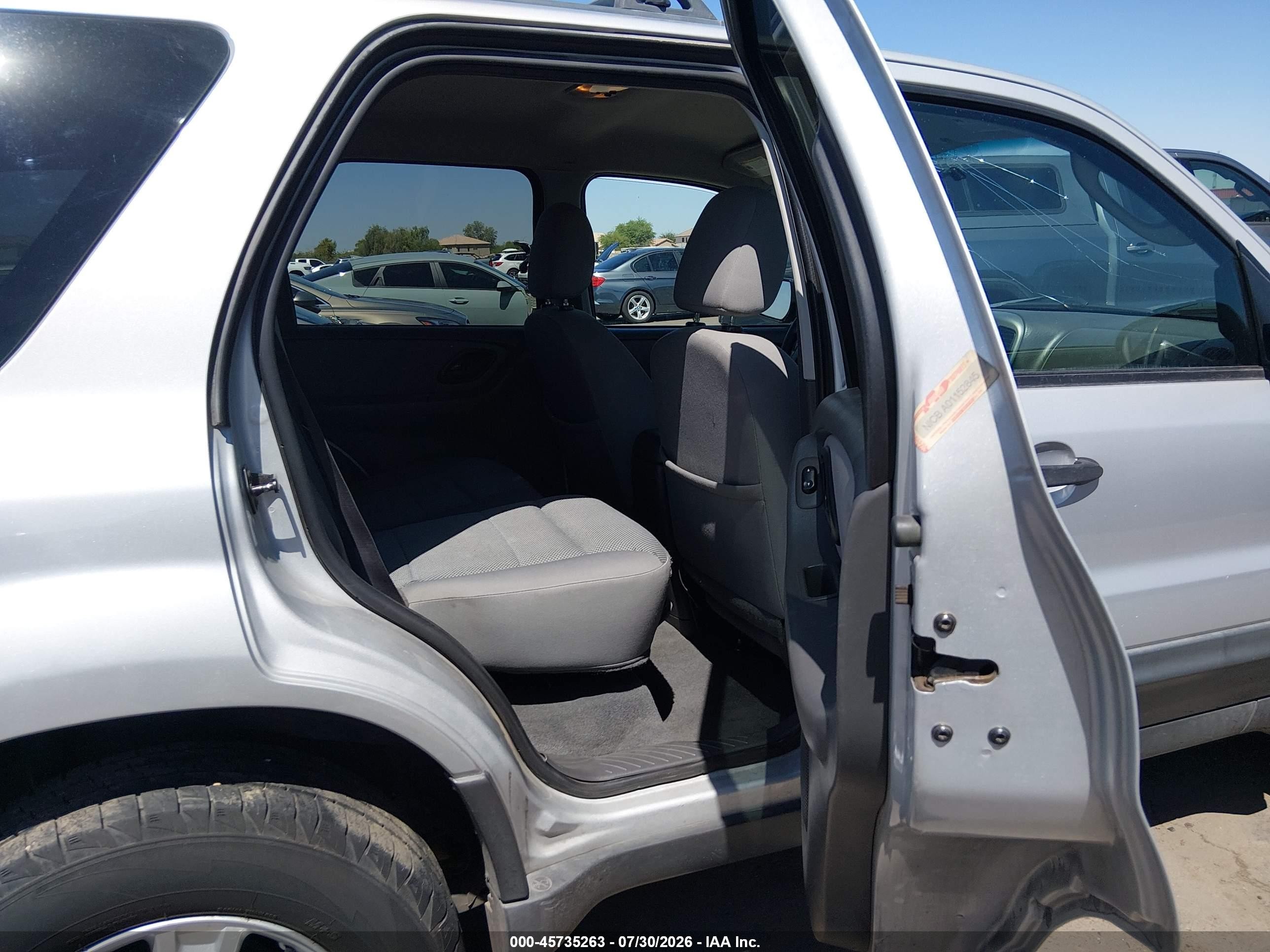 2005 Ford Escape Xlt Silver vin: 1FMCU03145DA08507