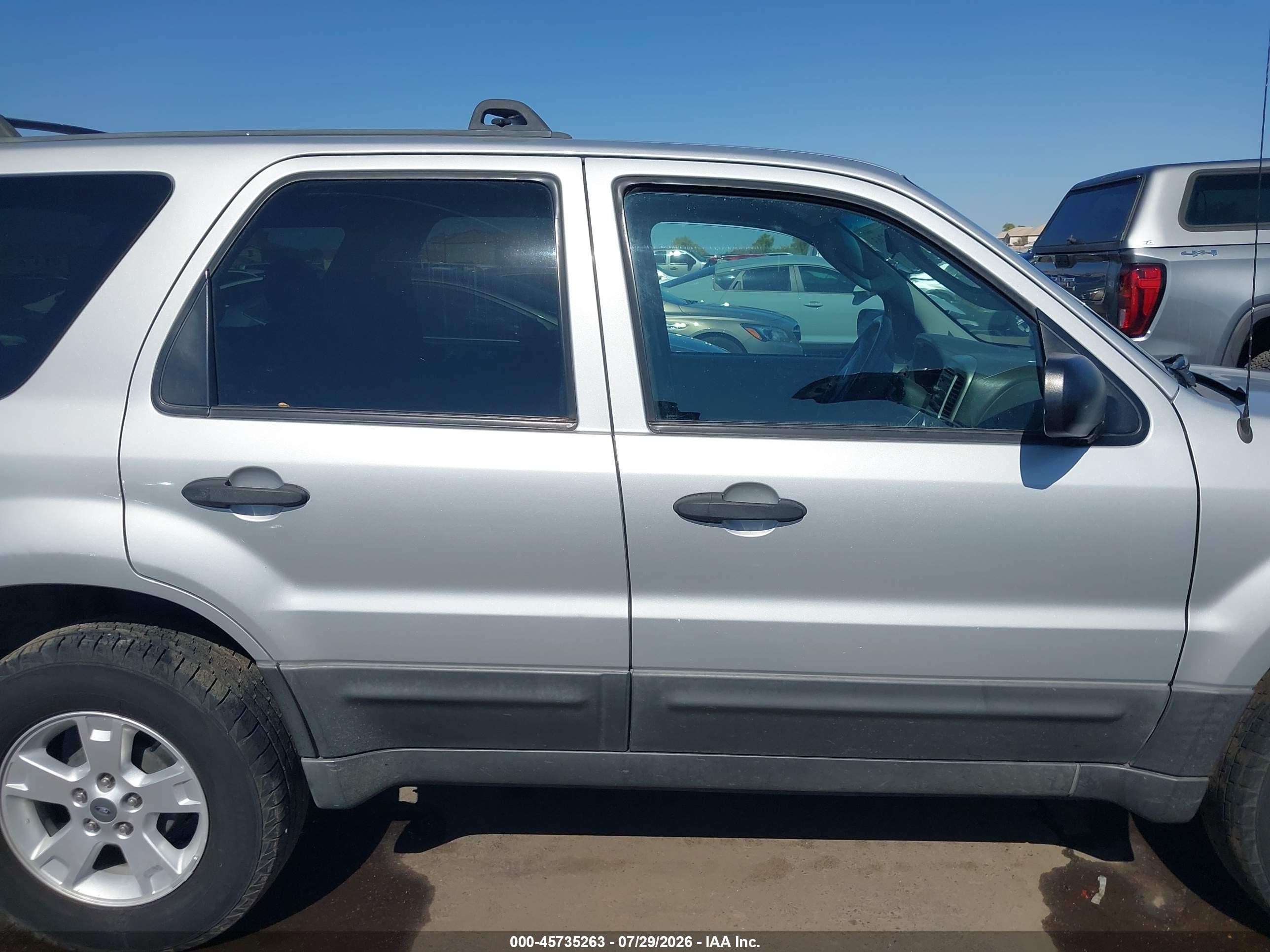 2005 Ford Escape Xlt Silver vin: 1FMCU03145DA08507