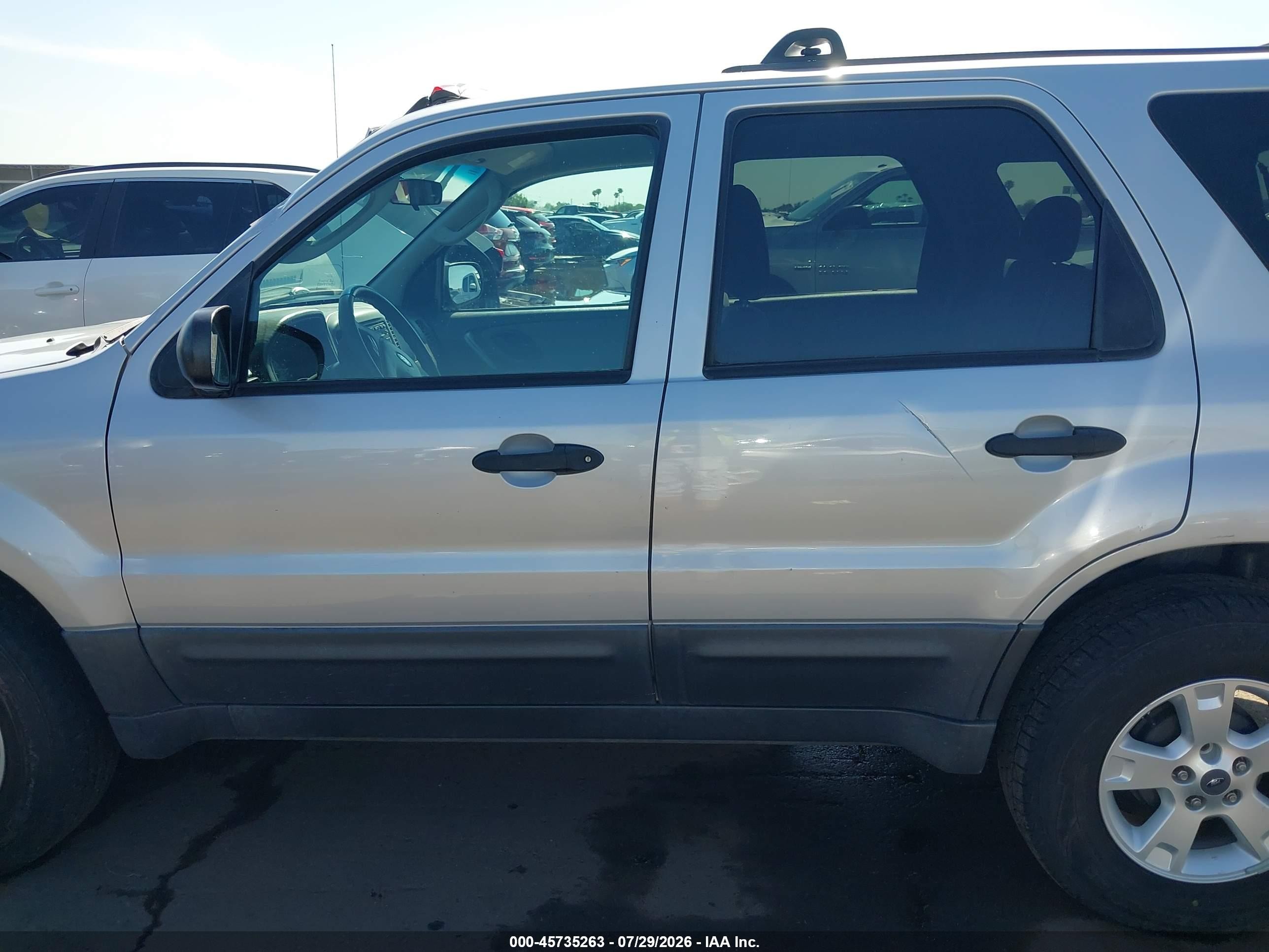 2005 Ford Escape Xlt Silver vin: 1FMCU03145DA08507