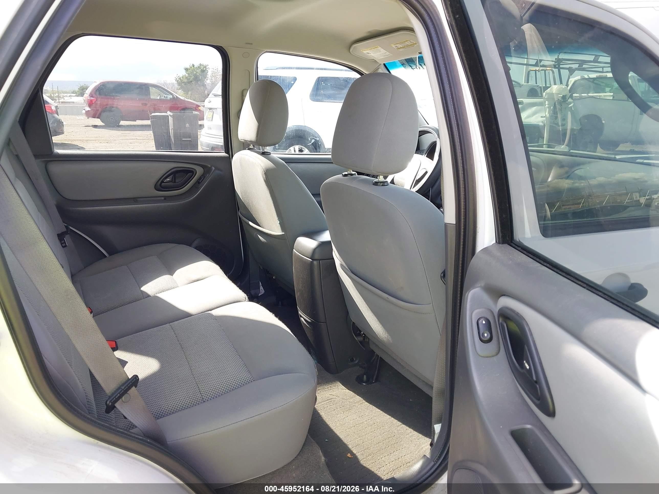 2007 Ford Escape Xlt/xlt Sport White vin: 1FMCU03147KB09173