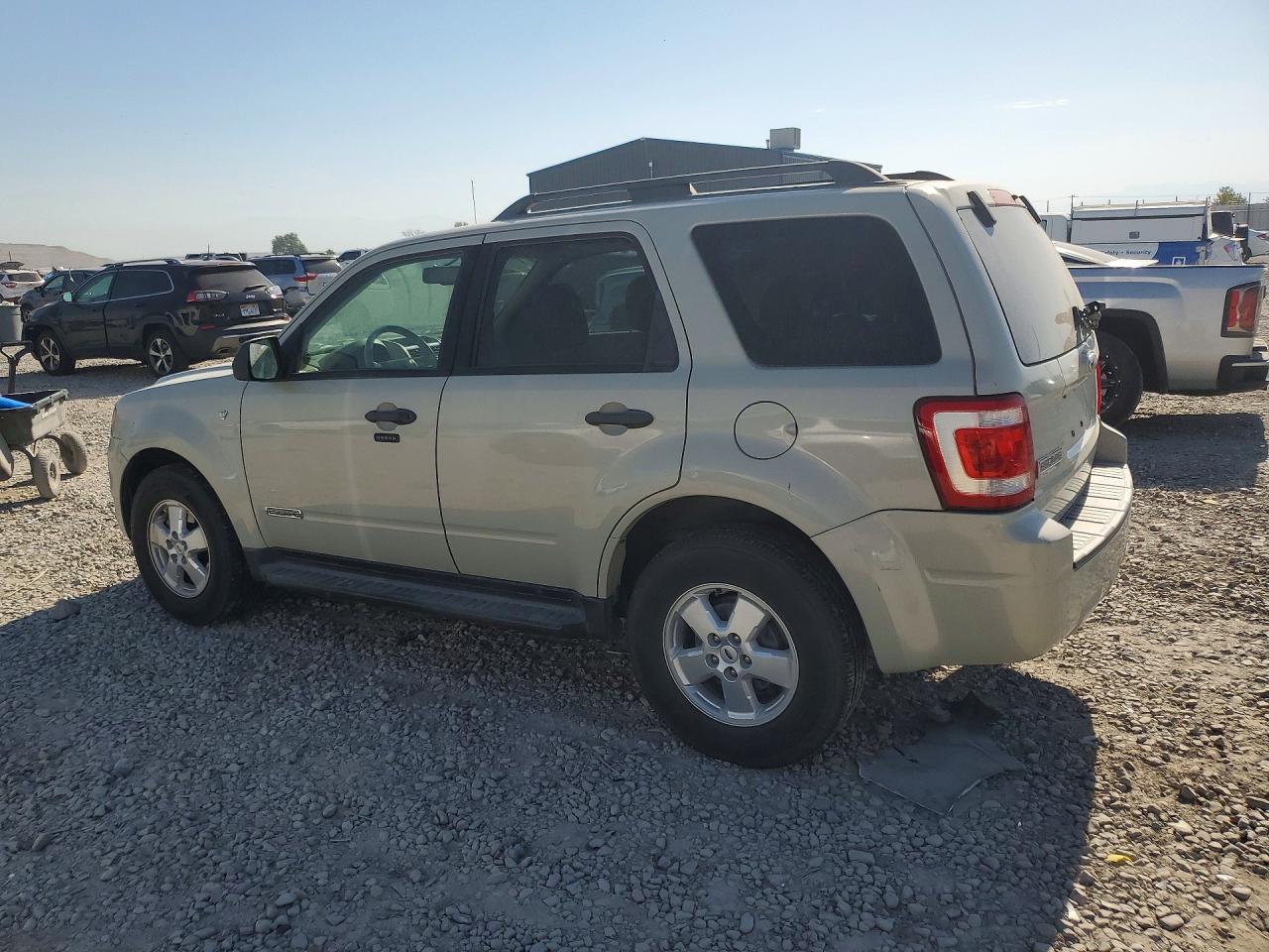 2008 Ford Escape Xlt Beige vin: 1FMCU03148KA68254