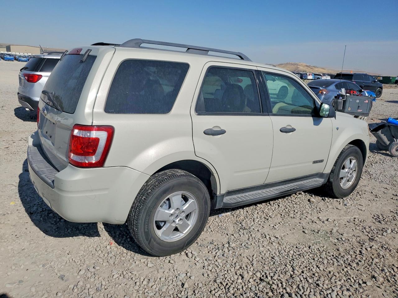 2008 Ford Escape Xlt Beige vin: 1FMCU03148KA68254