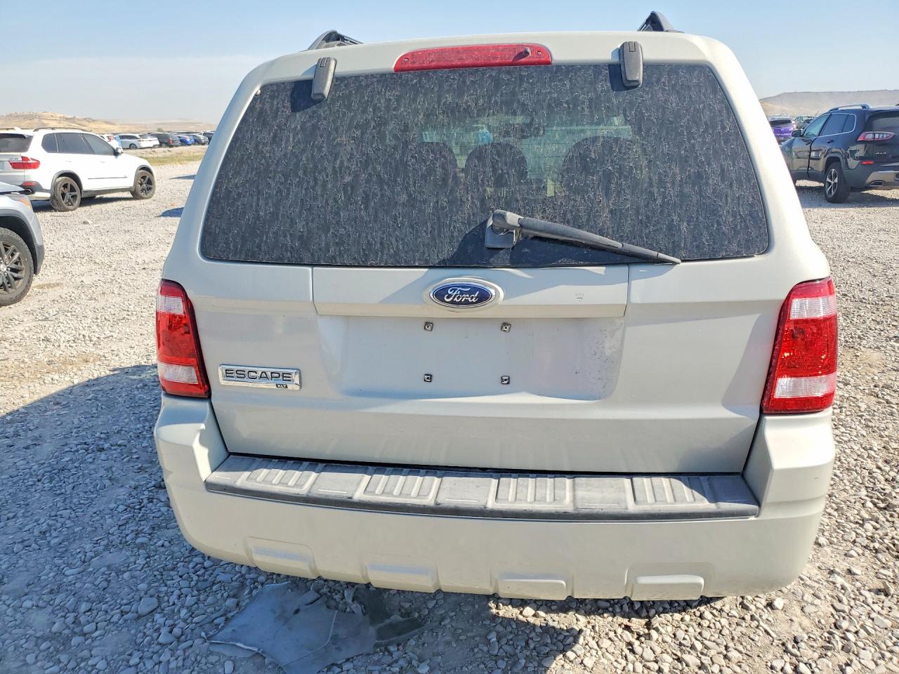2008 Ford Escape Xlt Beige vin: 1FMCU03148KA68254