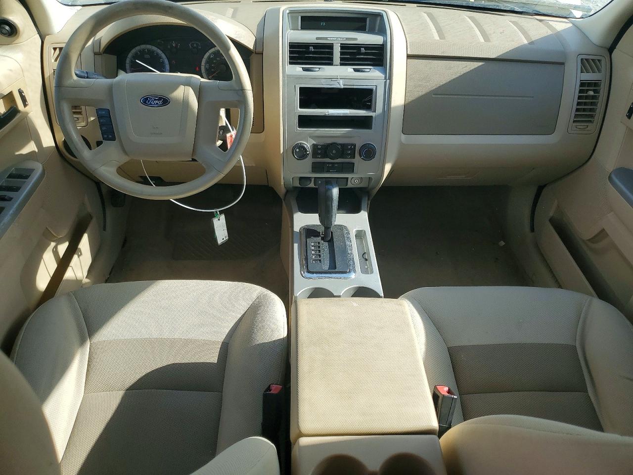 2008 Ford Escape Xlt Beige vin: 1FMCU03148KA68254