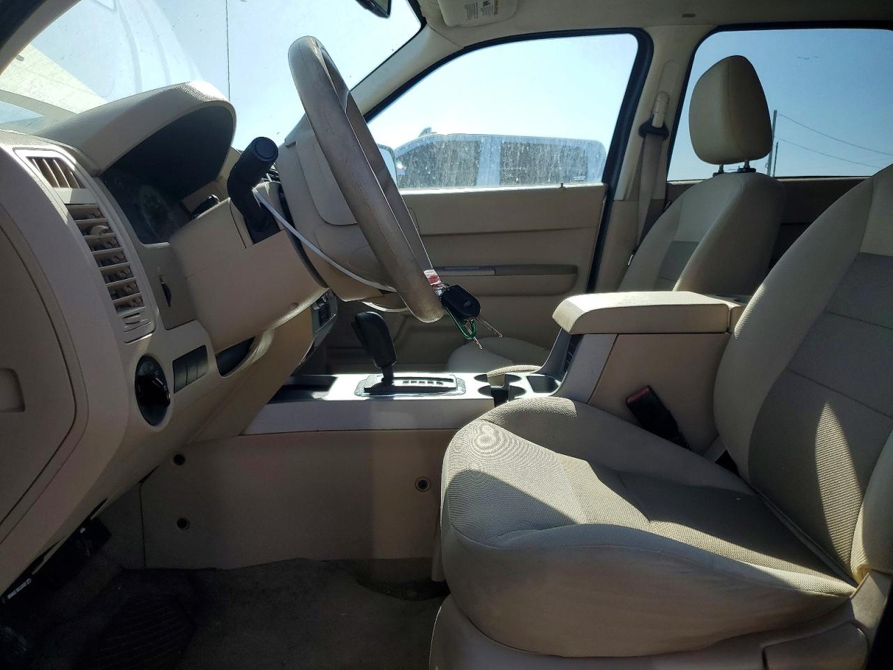 2008 Ford Escape Xlt Beige vin: 1FMCU03148KA68254