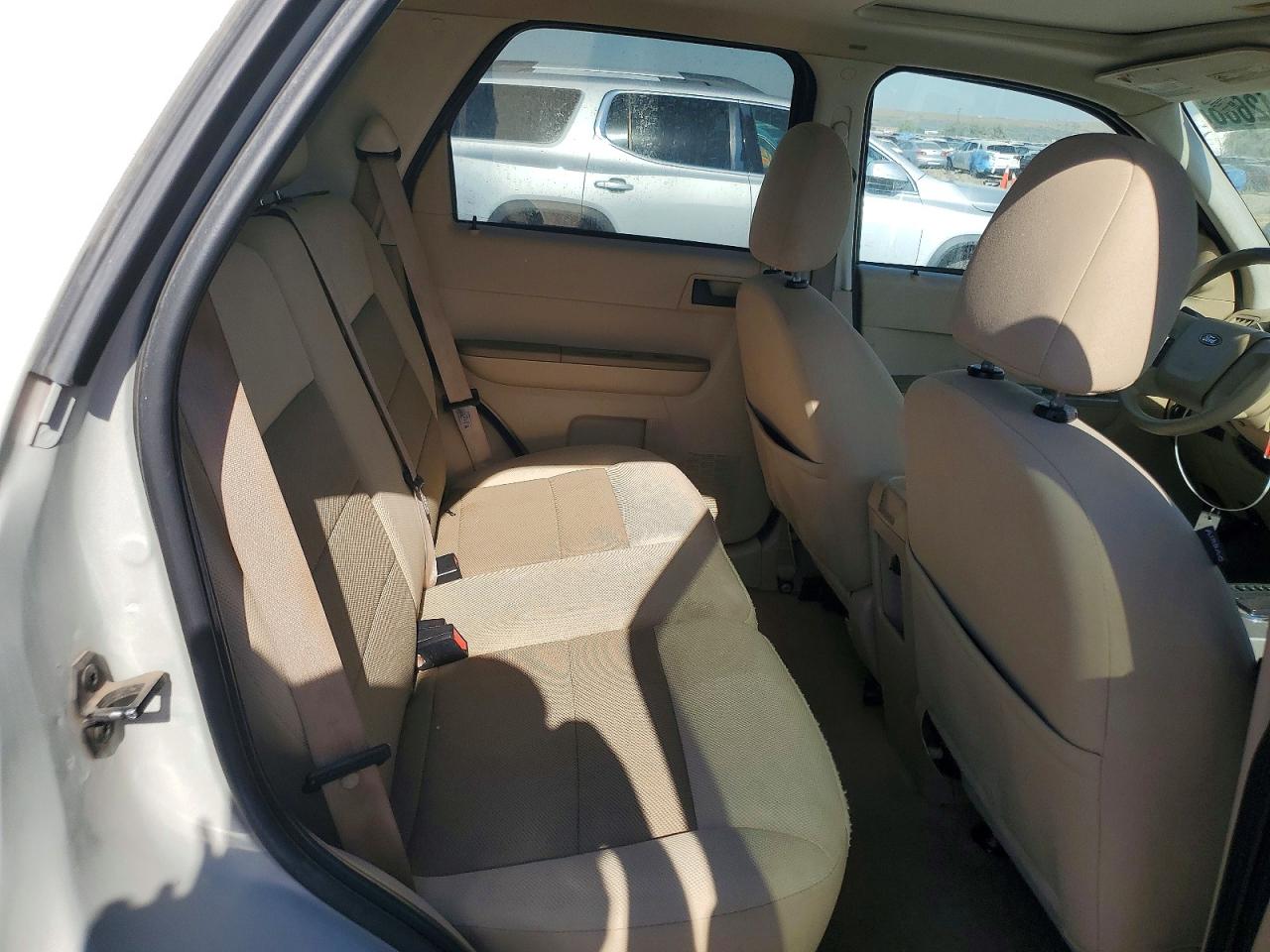 2008 Ford Escape Xlt Beige vin: 1FMCU03148KA68254