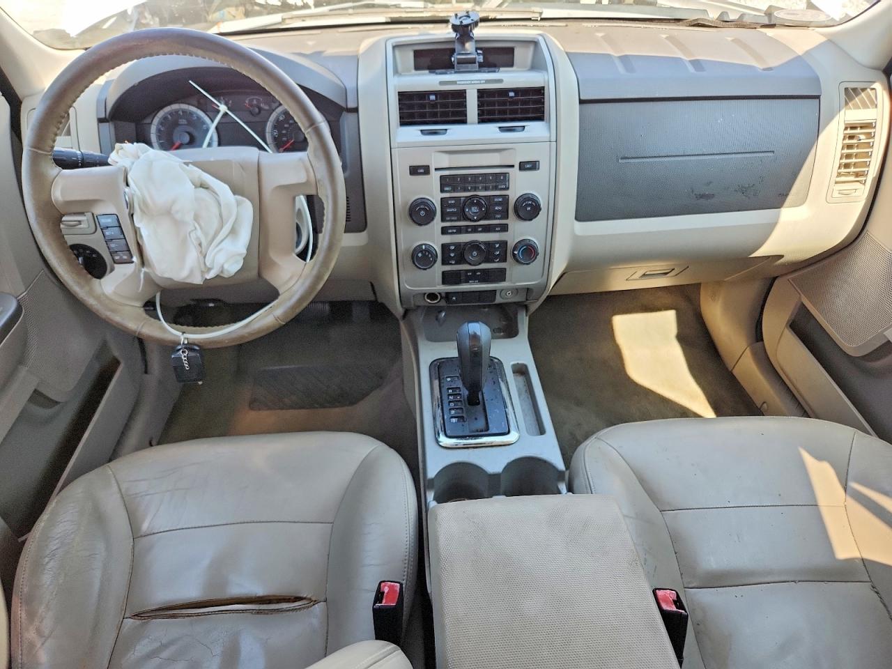 2008 Ford Escape Xlt Белый vin: 1FMCU03148KB08610