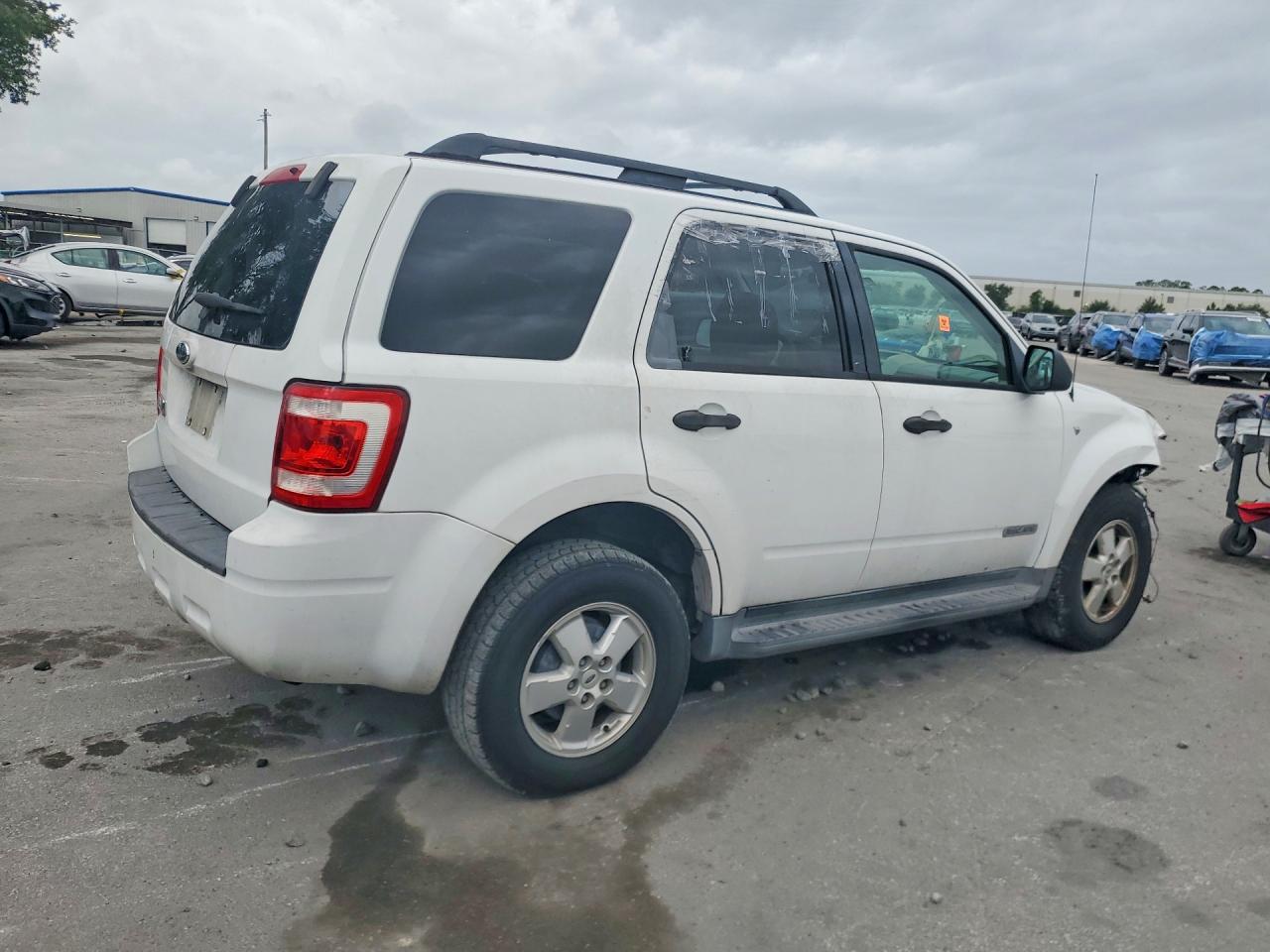2008 Ford Escape Xlt Белый vin: 1FMCU03148KB84411