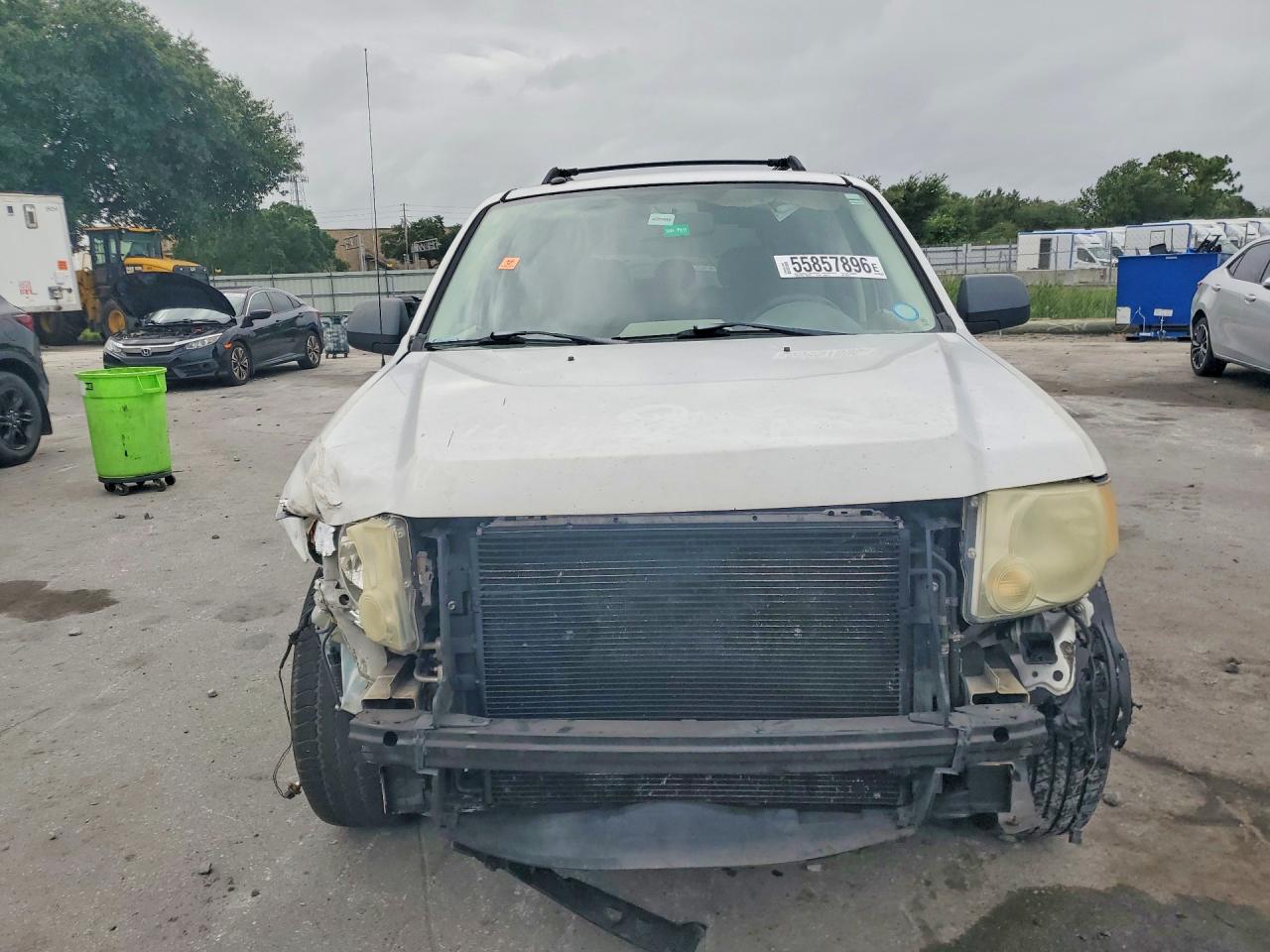 2008 Ford Escape Xlt Белый vin: 1FMCU03148KB84411