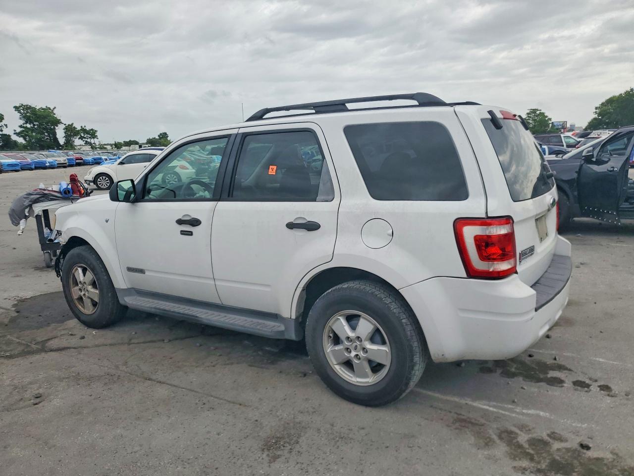 2008 Ford Escape Xlt Белый vin: 1FMCU03148KB84411
