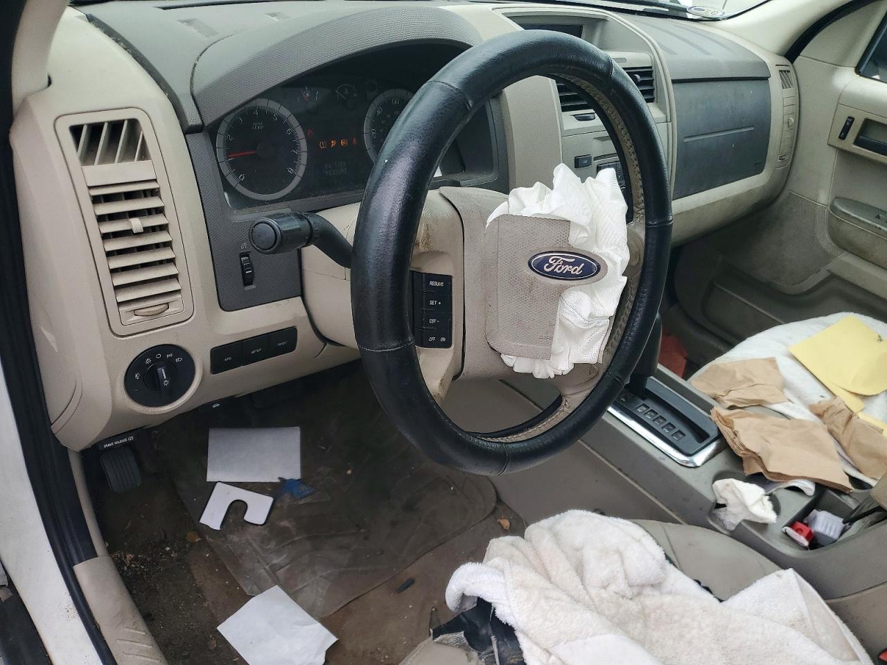 2008 Ford Escape Xlt Белый vin: 1FMCU03148KB84411