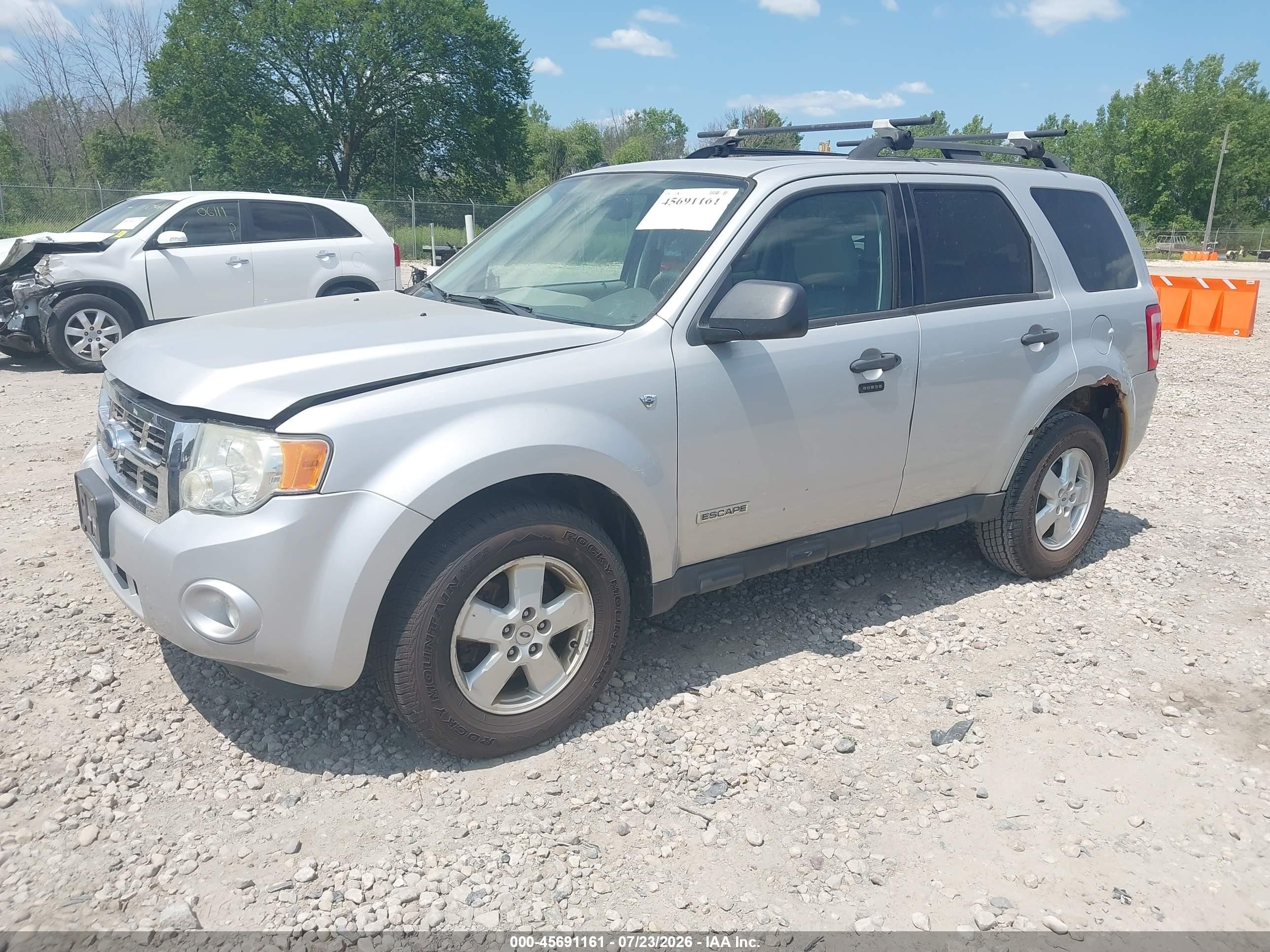 2008 Ford Escape Xlt Серебряный vin: 1FMCU03148KD14140