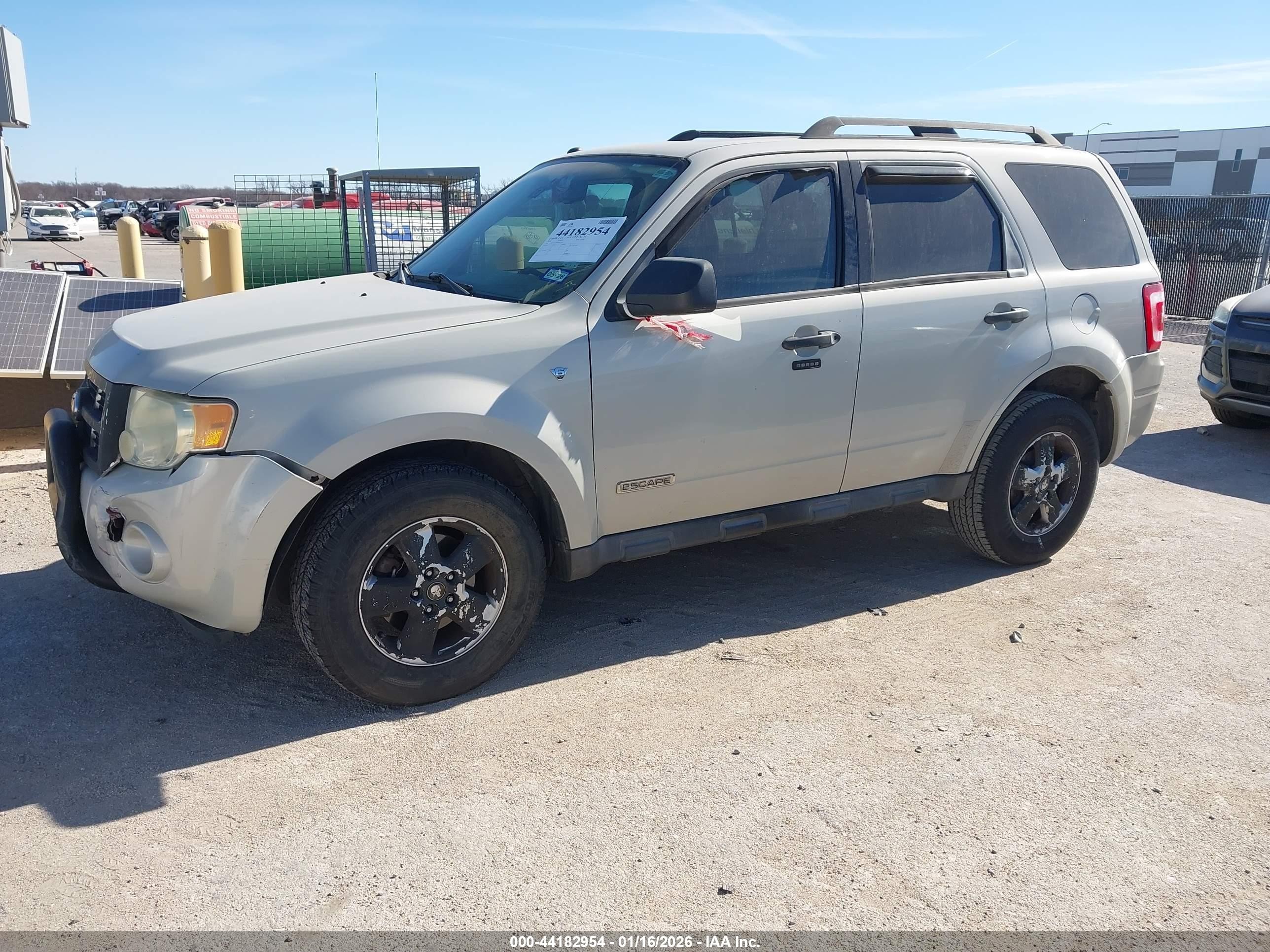 2008 Ford Escape Xlt Beige vin: 1FMCU03148KD21895