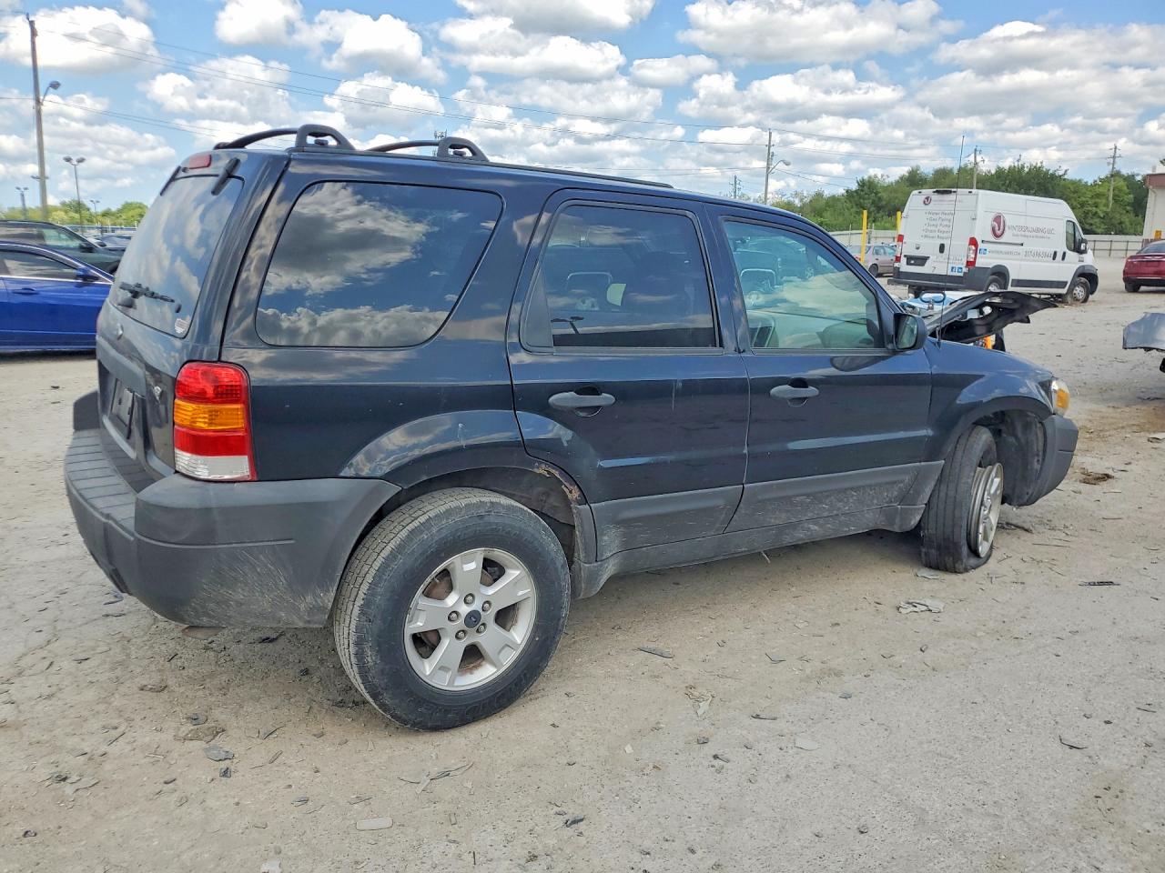 2007 Ford Escape Xlt Черный vin: 1FMCU03157KC03028