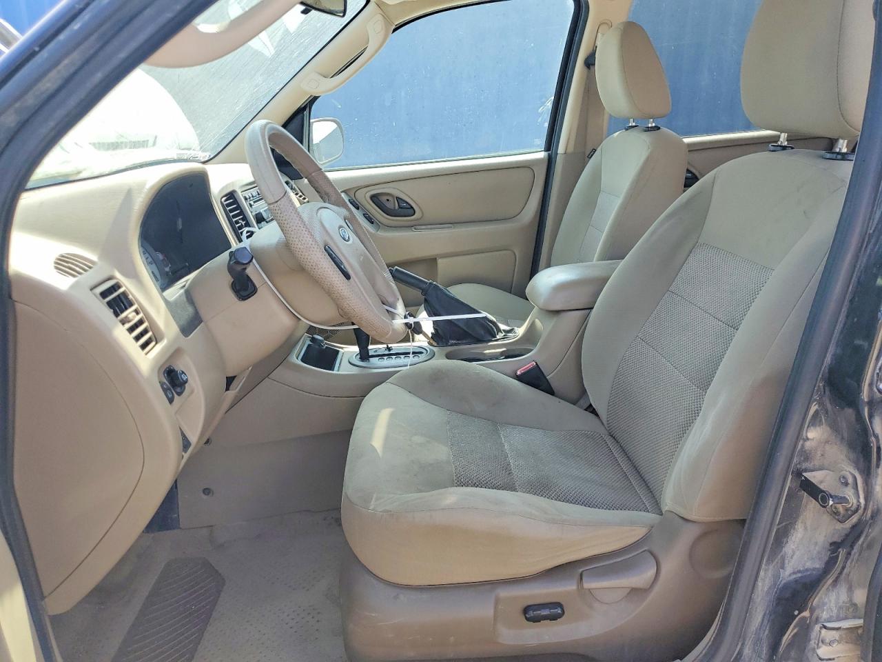 2007 Ford Escape Xlt Черный vin: 1FMCU03157KC03028