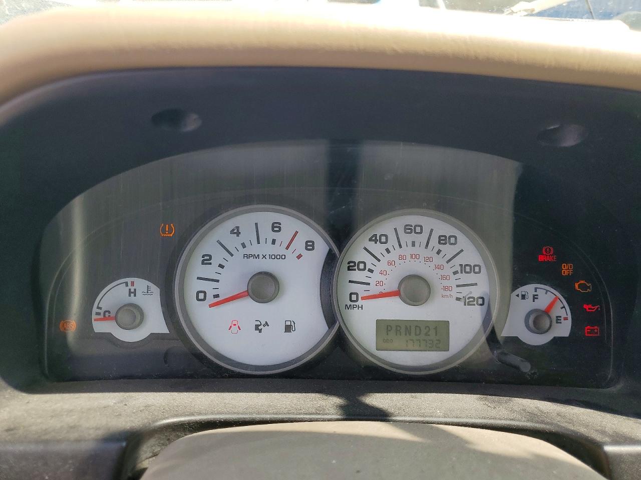 2007 Ford Escape Xlt Черный vin: 1FMCU03157KC03028
