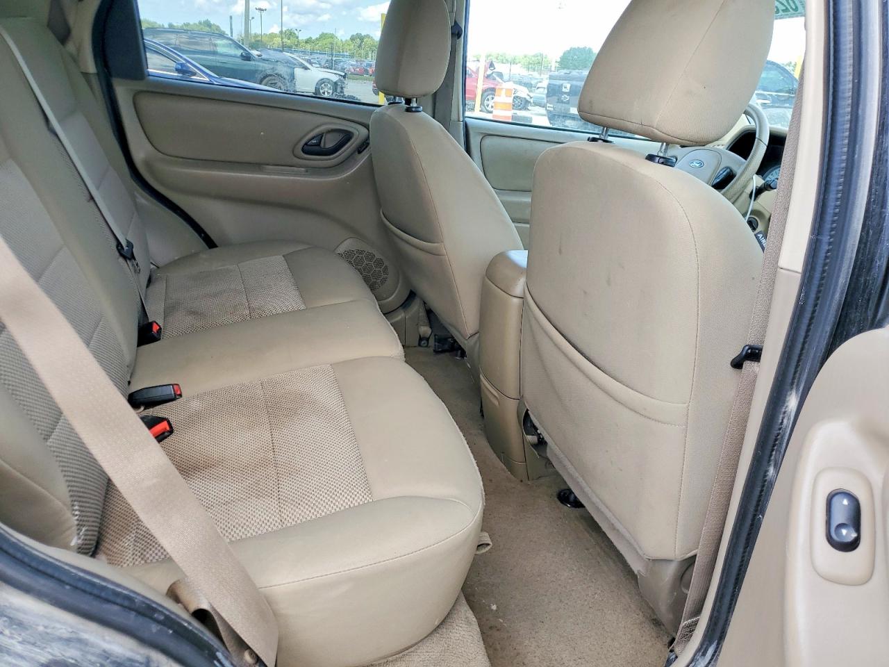 2007 Ford Escape Xlt Черный vin: 1FMCU03157KC03028