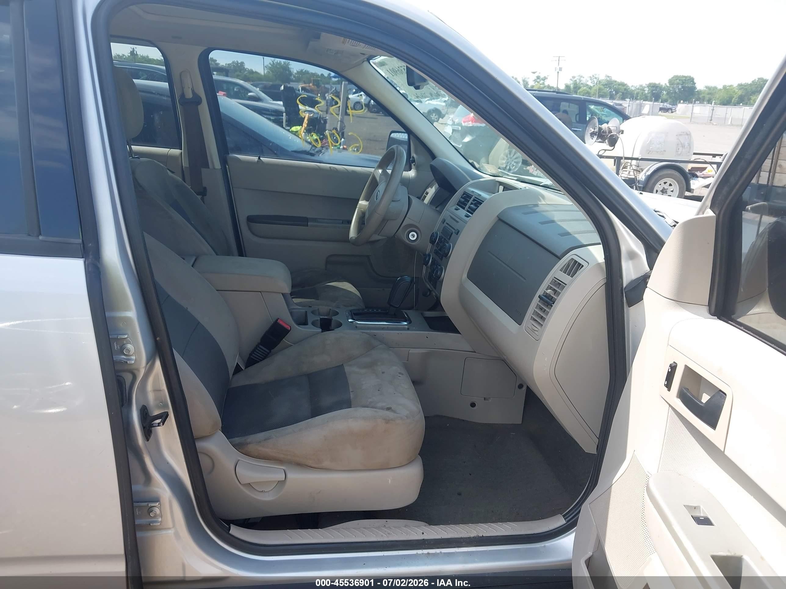 2008 Ford Escape Xlt Silver vin: 1FMCU03158KA39281
