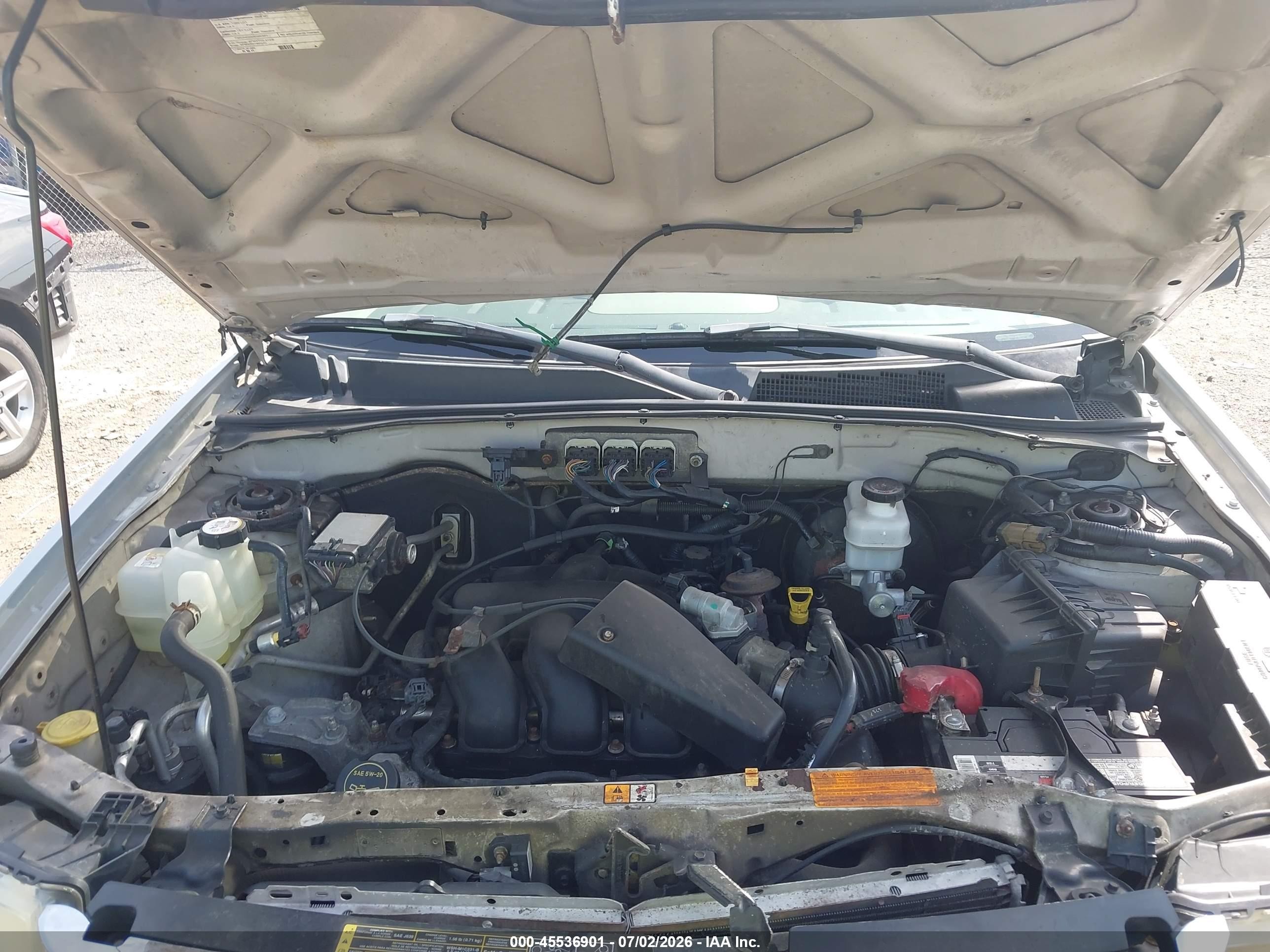 2008 Ford Escape Xlt Silver vin: 1FMCU03158KA39281