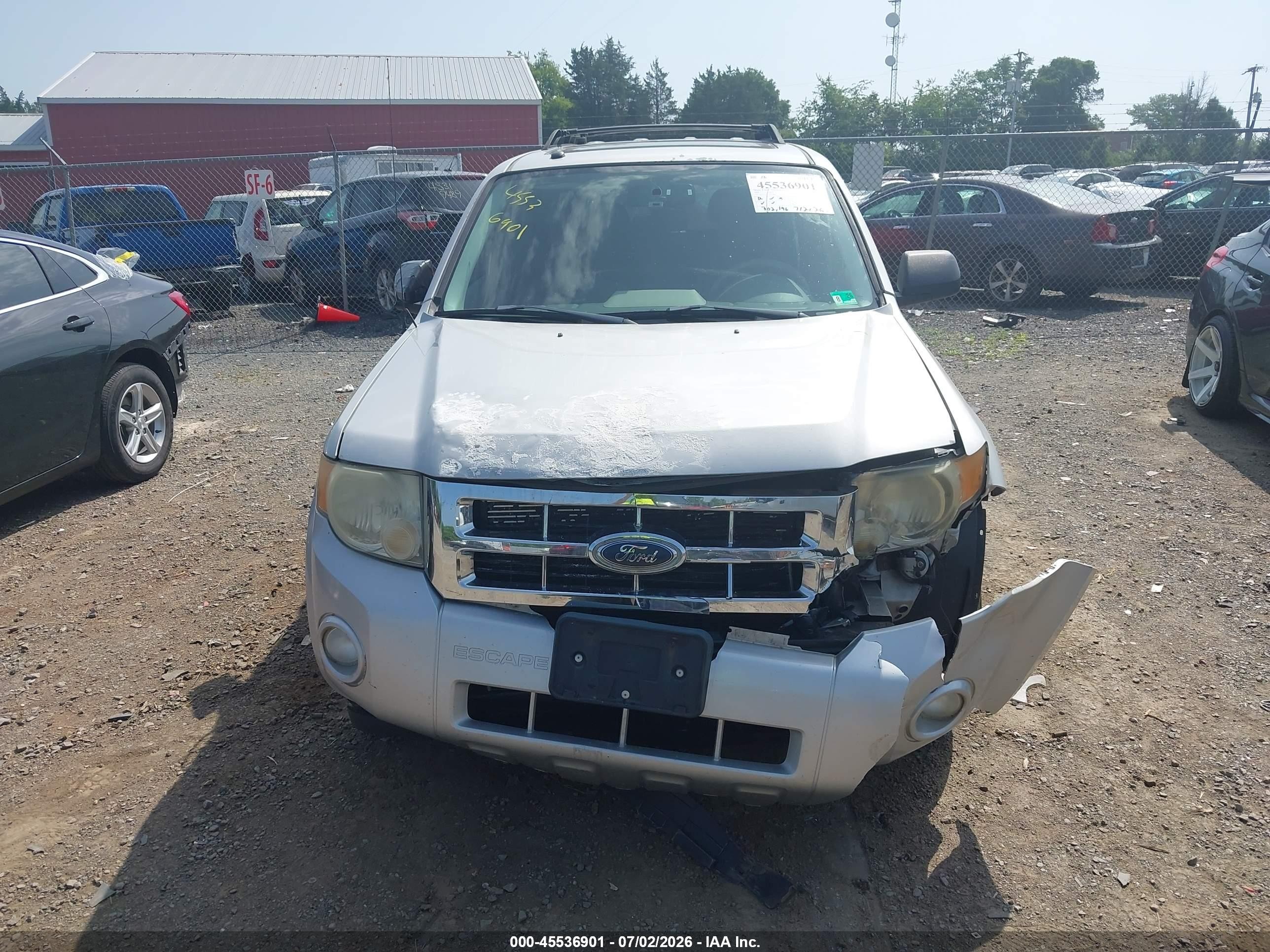 2008 Ford Escape Xlt Silver vin: 1FMCU03158KA39281