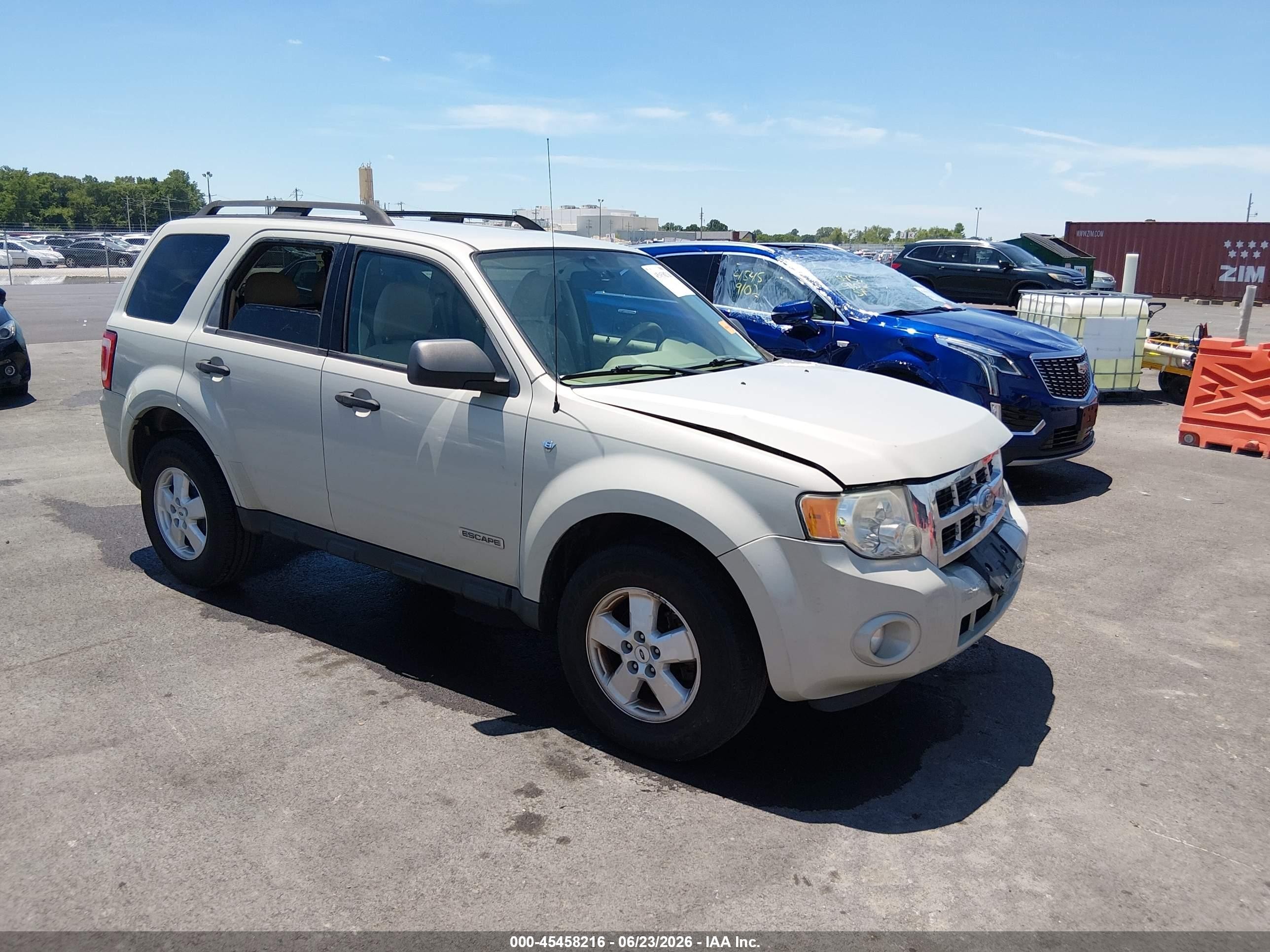 2008 Ford Escape Xlt Белый vin: 1FMCU03158KB52809