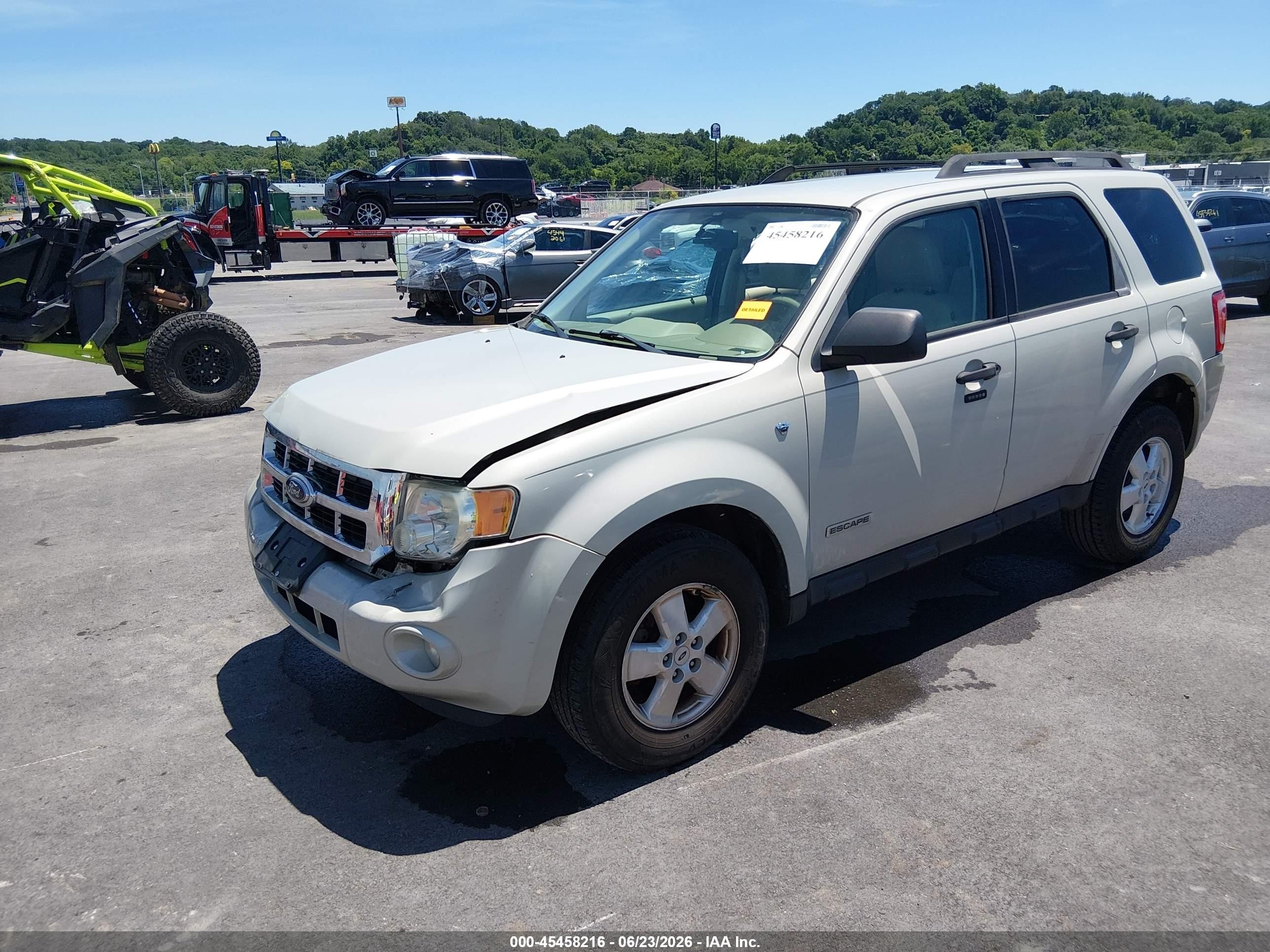 2008 Ford Escape Xlt White vin: 1FMCU03158KB52809