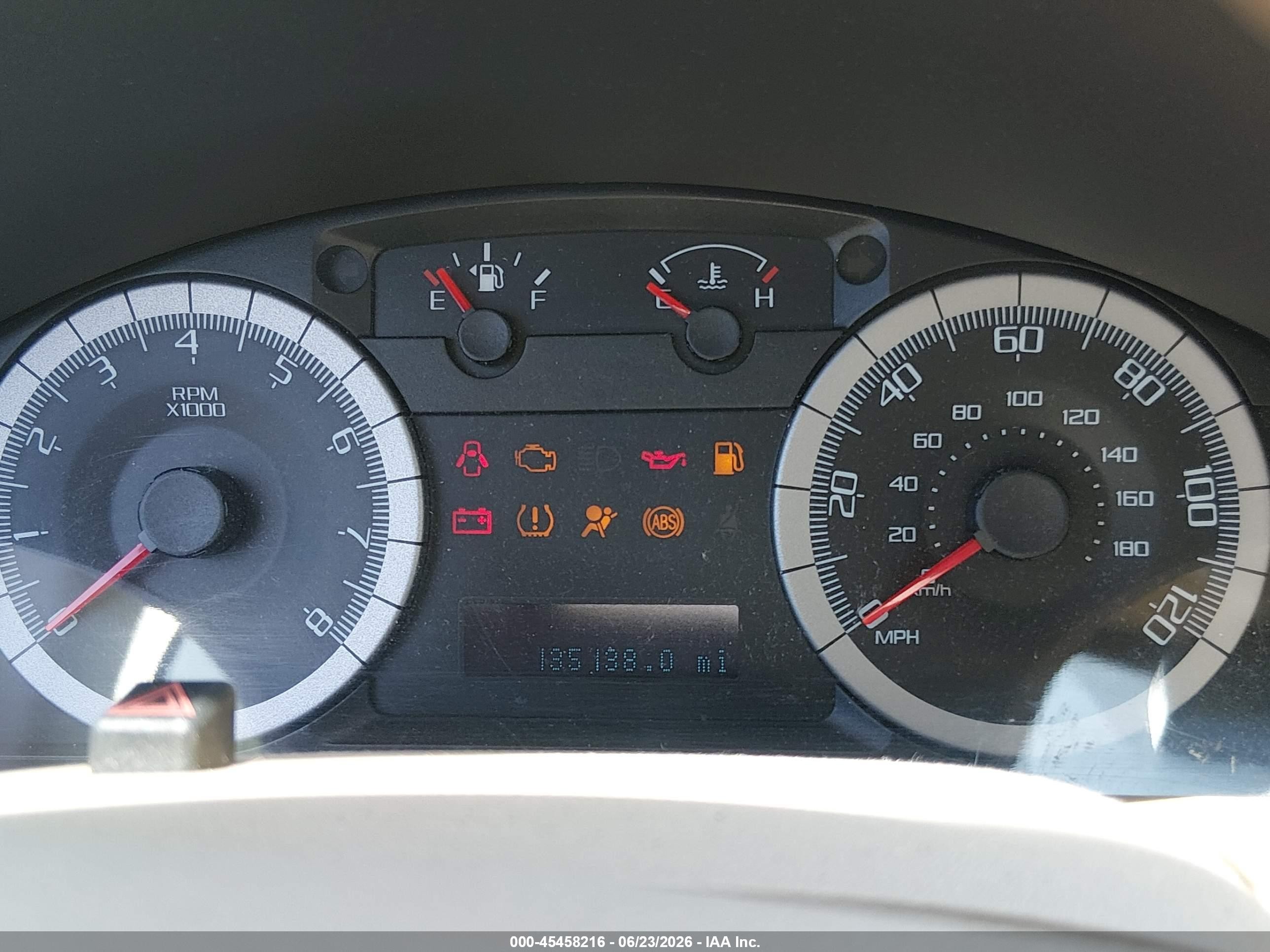 2008 Ford Escape Xlt White vin: 1FMCU03158KB52809
