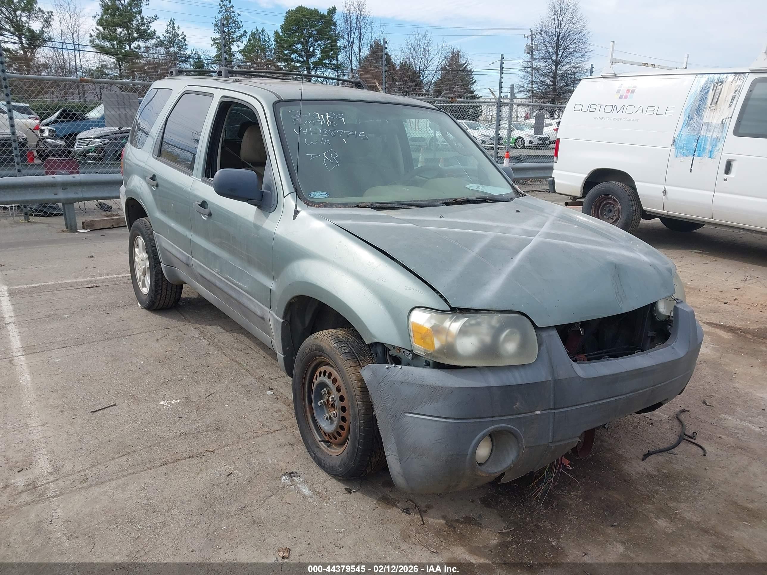 2007 Ford Escape   Pewter vin: 1FMCU03167KB87745
