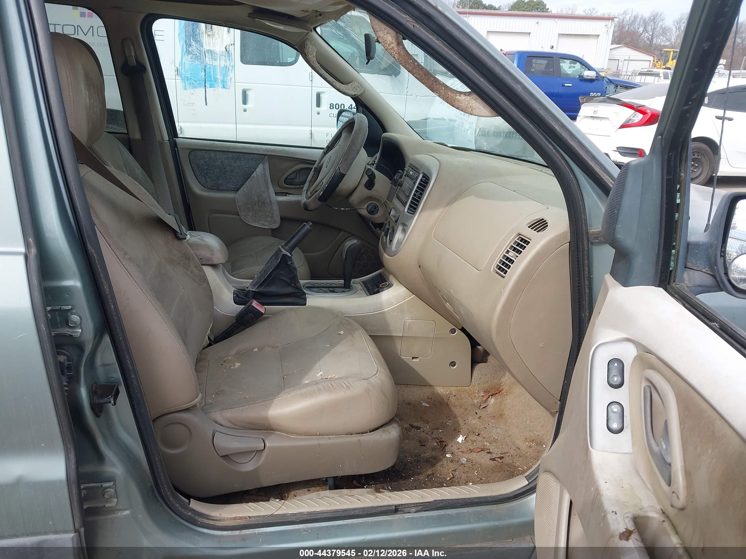 2007 Ford Escape   Pewter vin: 1FMCU03167KB87745