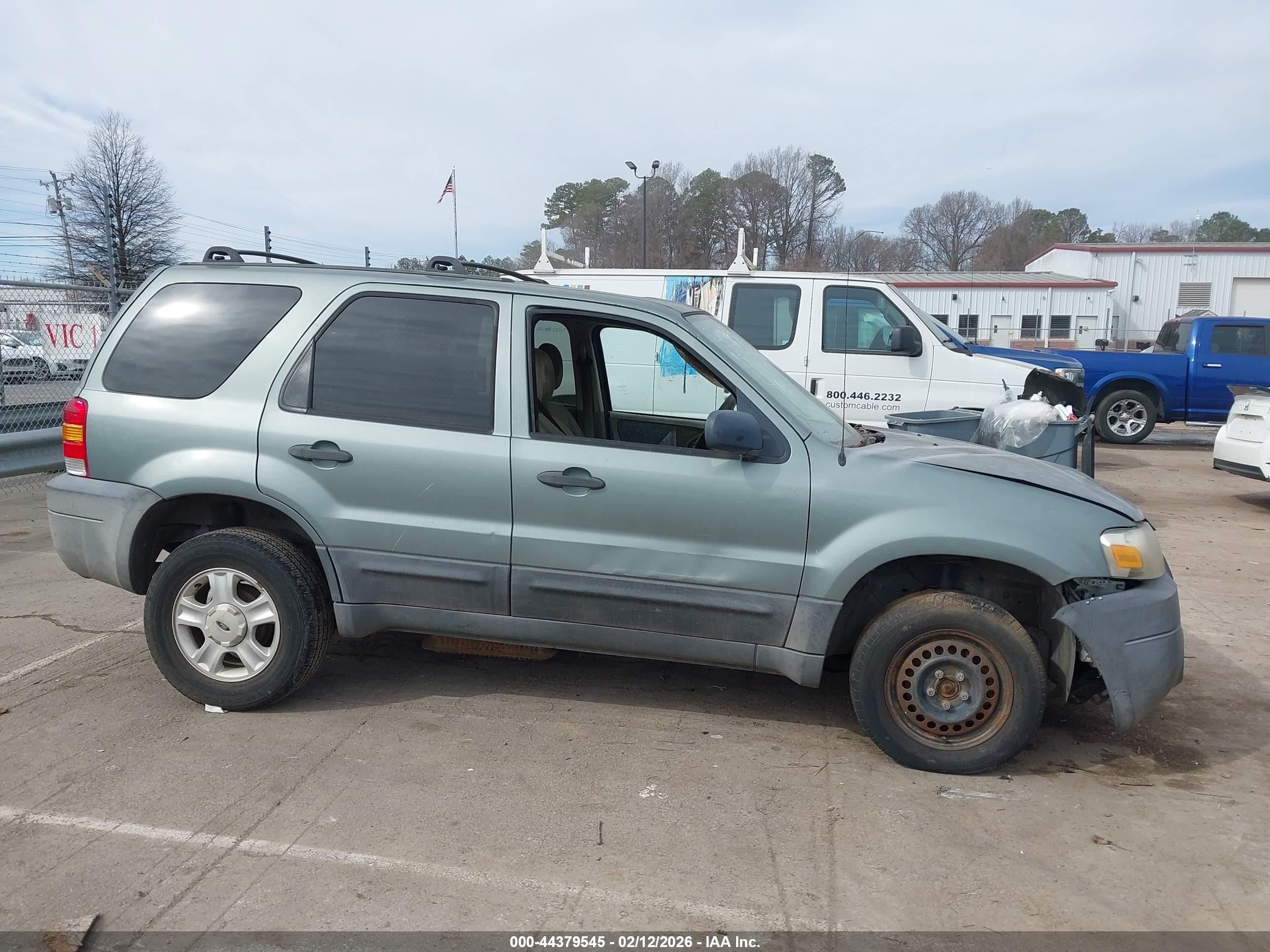 2007 Ford Escape   Pewter vin: 1FMCU03167KB87745