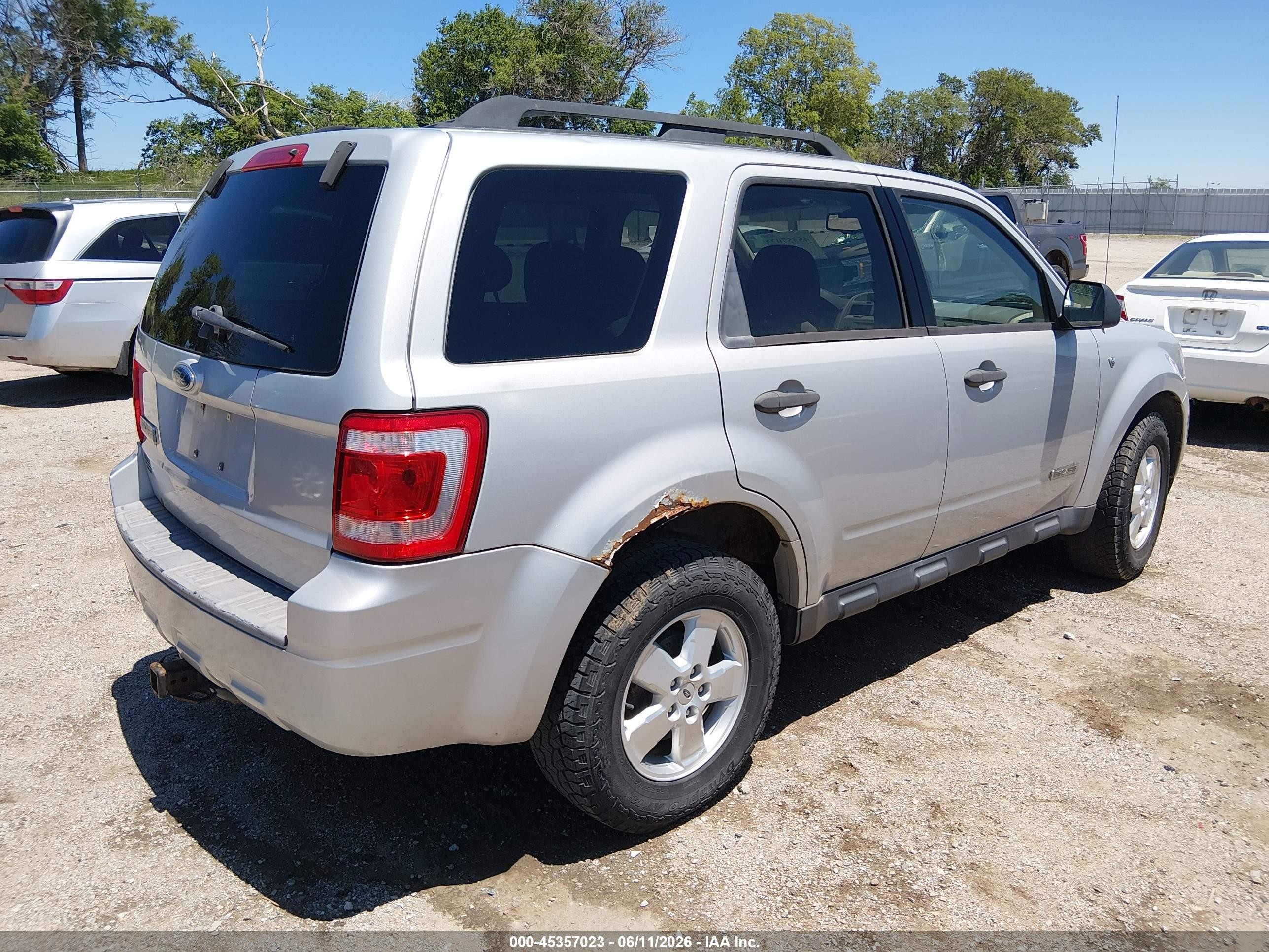 2008 Ford Escape Xlt Silver vin: 1FMCU03168KB90906