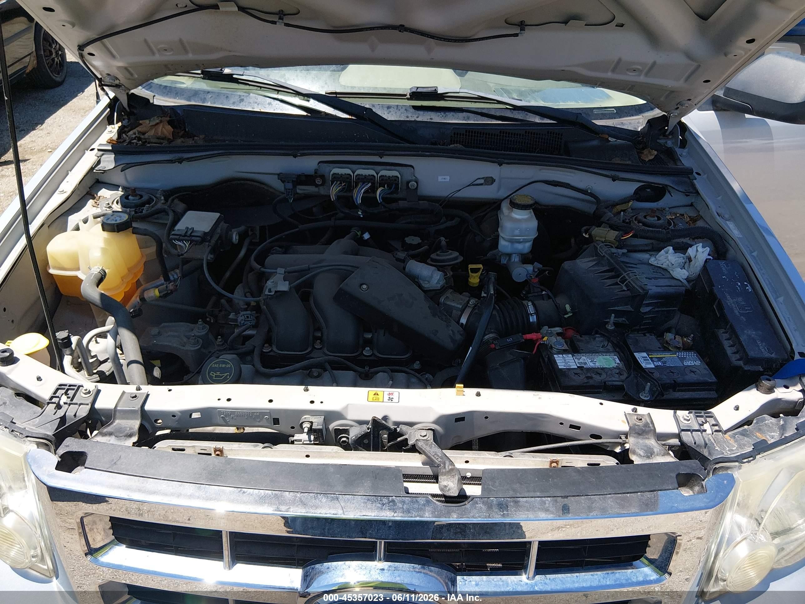 2008 Ford Escape Xlt Silver vin: 1FMCU03168KB90906