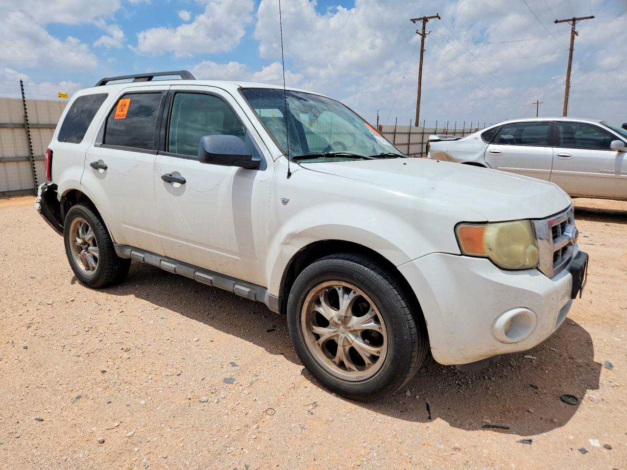 2008 Ford Escape Xlt White vin: 1FMCU03178KA12809