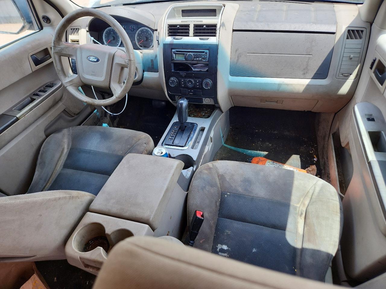 2008 Ford Escape Xlt White vin: 1FMCU03178KA12809