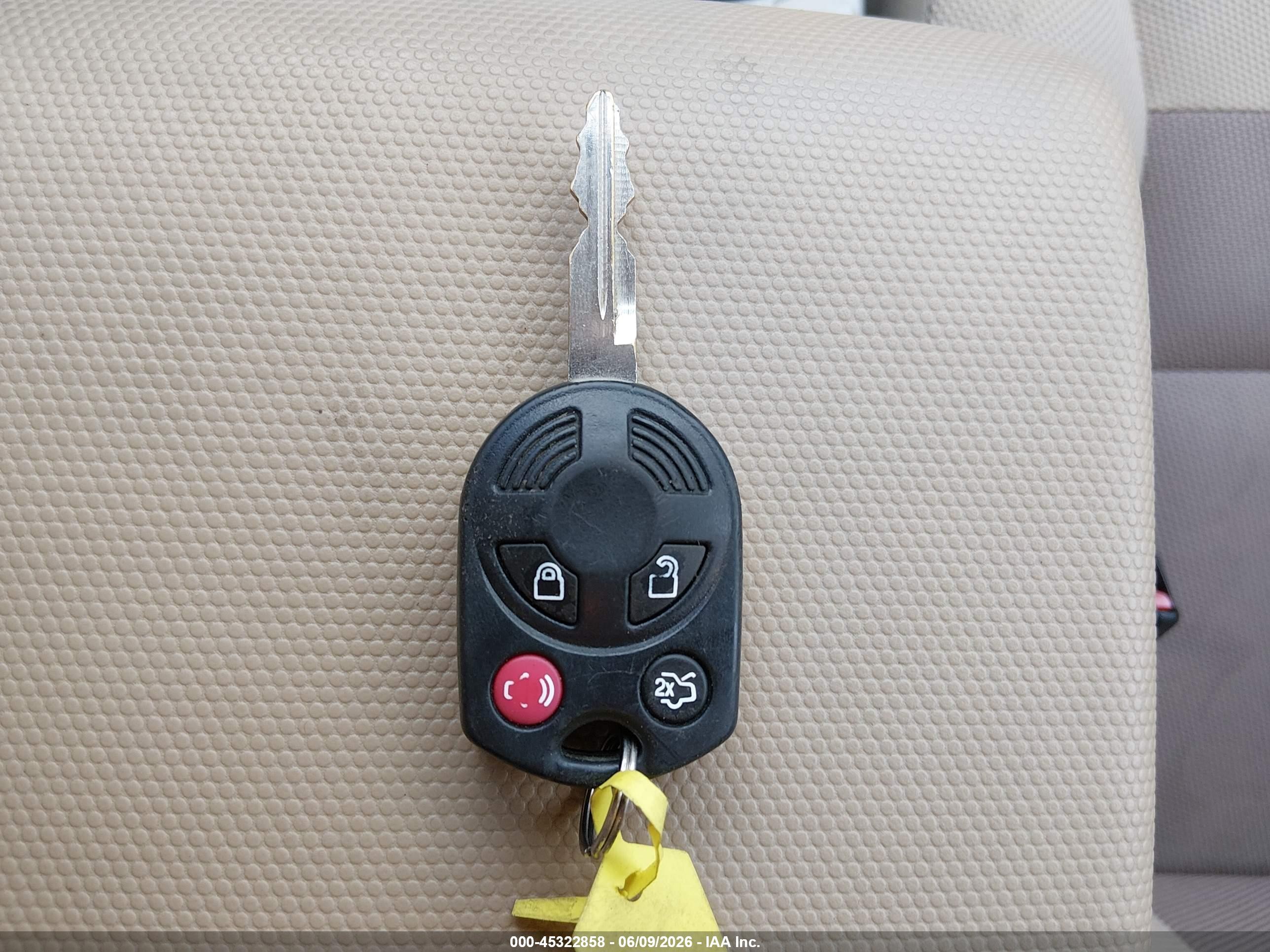 2008 Ford Escape Xlt Red vin: 1FMCU03178KB86394
