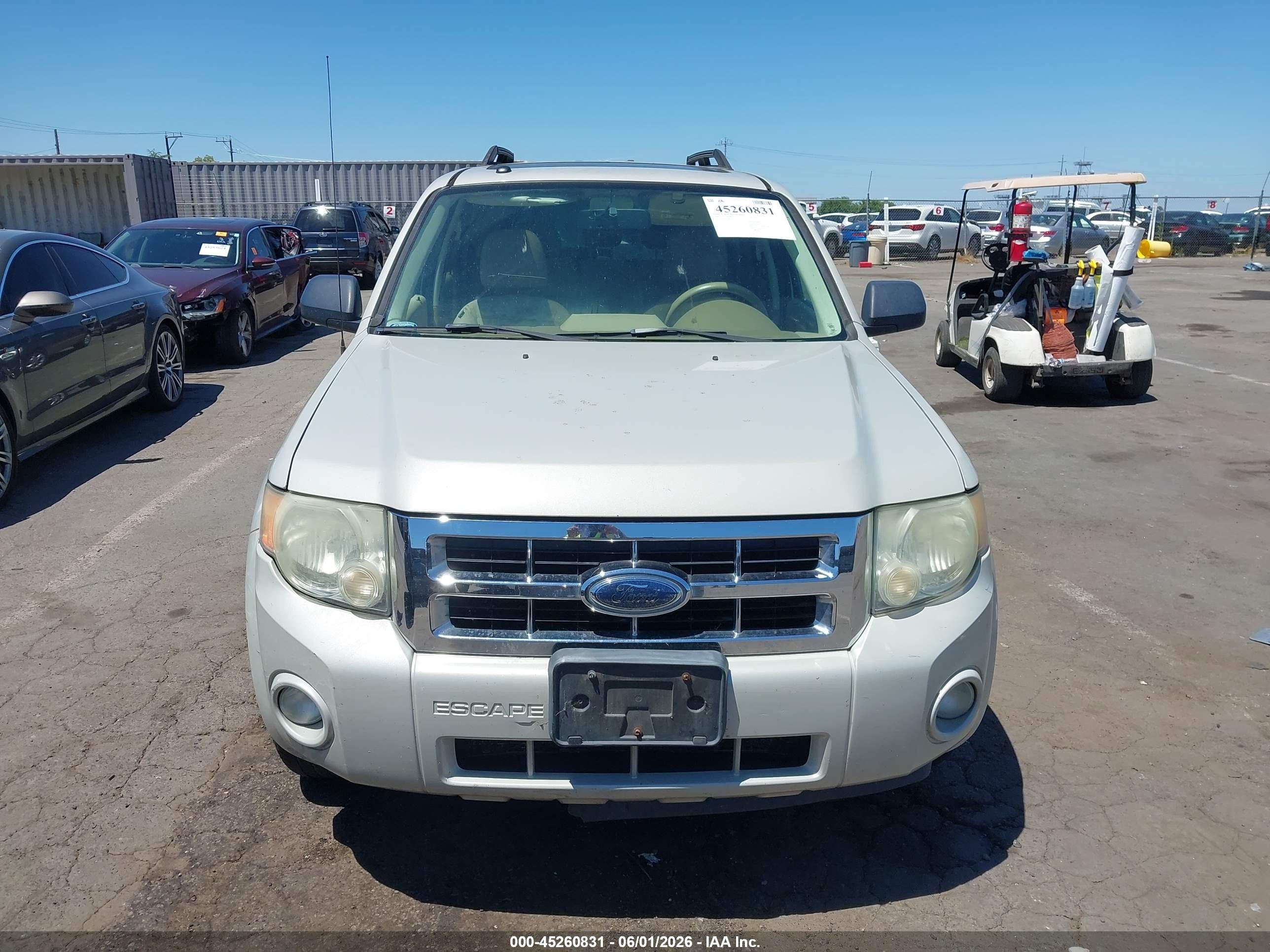 2008 Ford Escape Xlt White vin: 1FMCU03178KC66553
