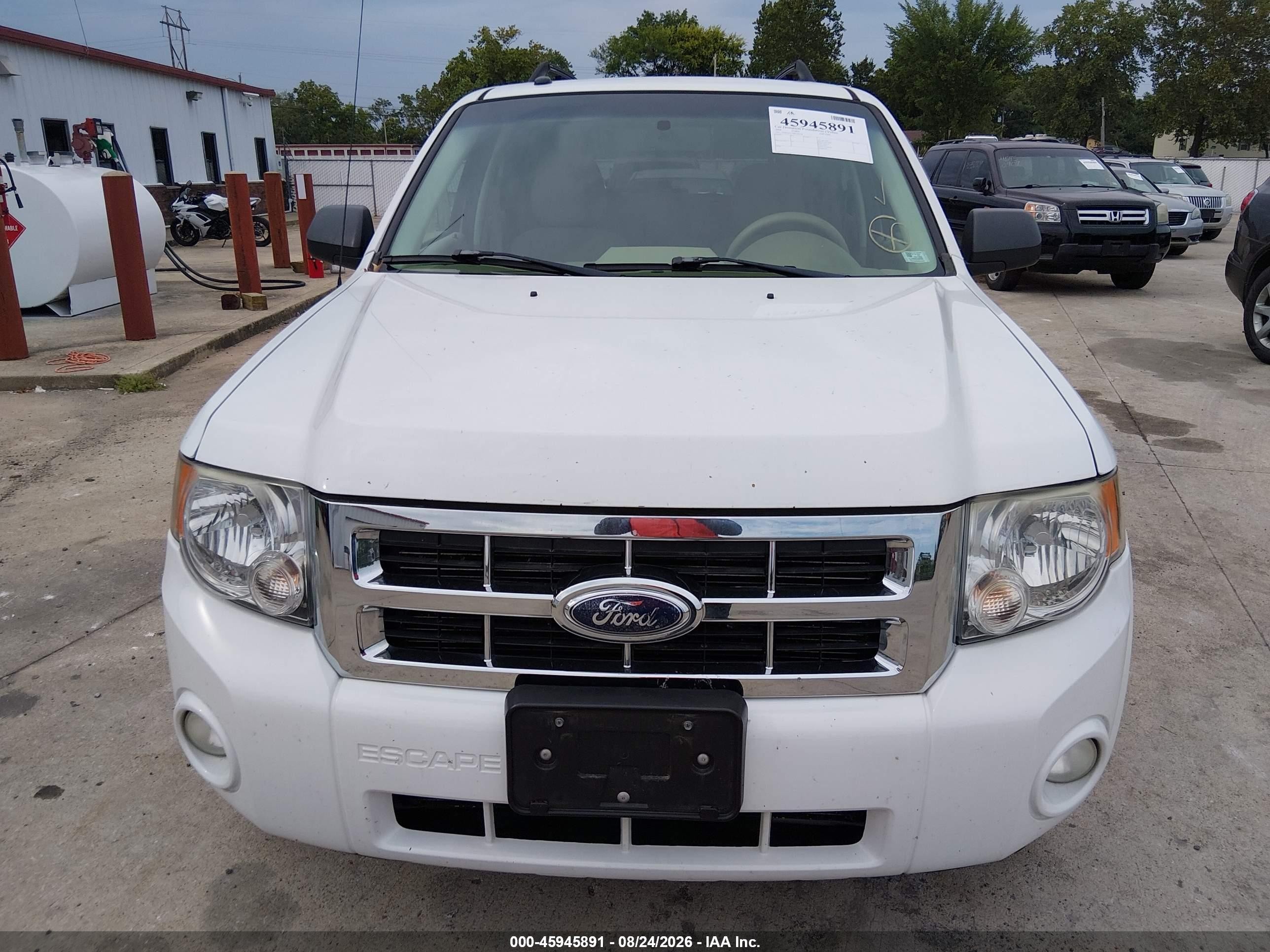 2008 Ford Escape Xlt White vin: 1FMCU03178KD50338